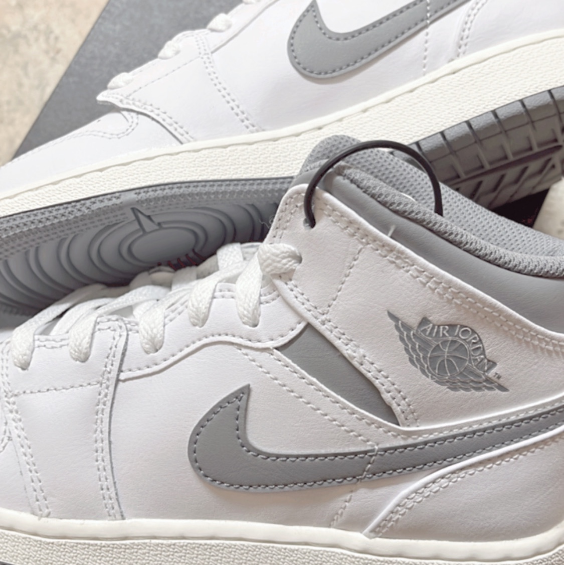 (GS) Jordan 1 Mid White Stealth 착용 스타일