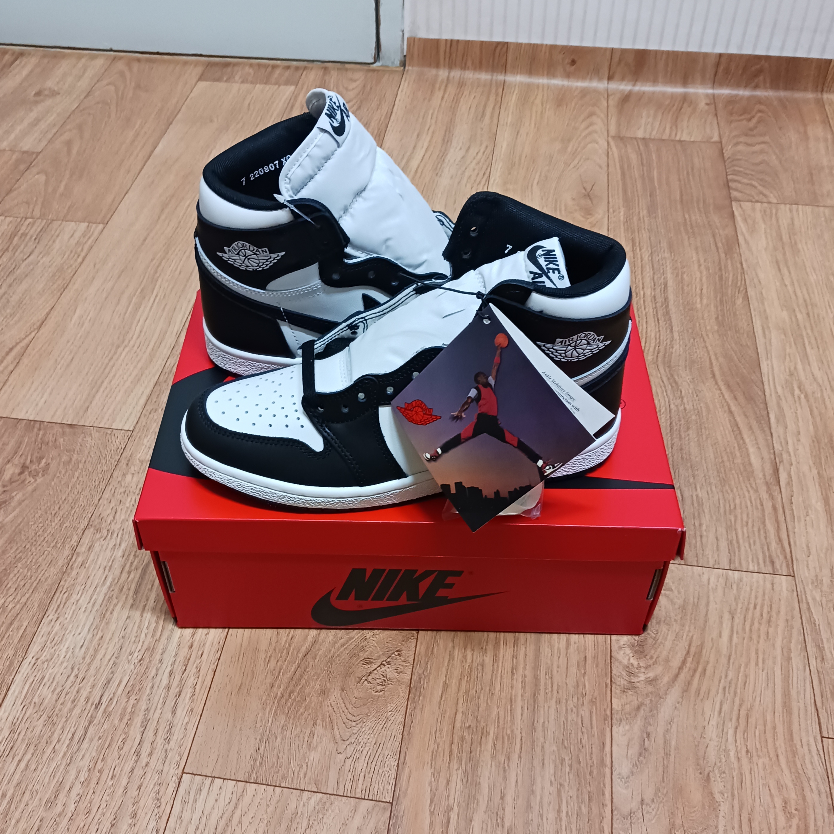 Jordan 1 High 85 Black White 착용 스타일 - 2