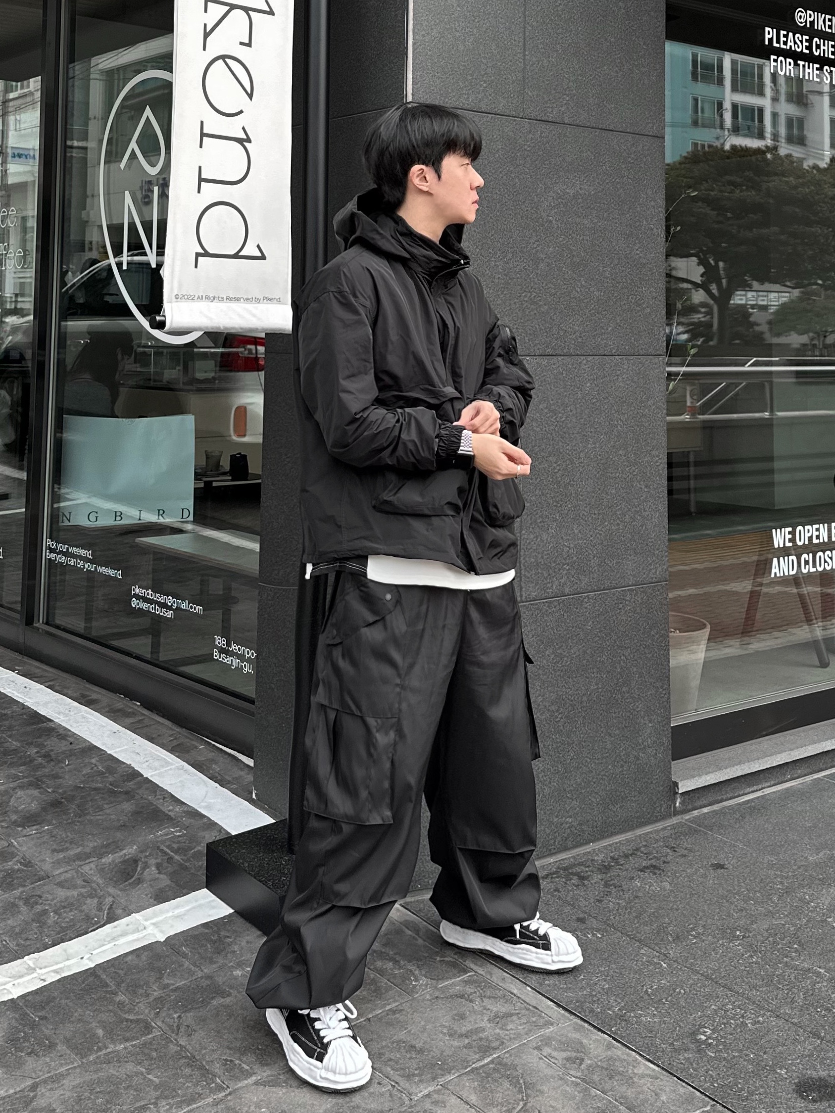 Maison Mihara Yasuhiro Blakey OG Sole Canvas Low-top Sneakers Black White 착용 스타일 - 1