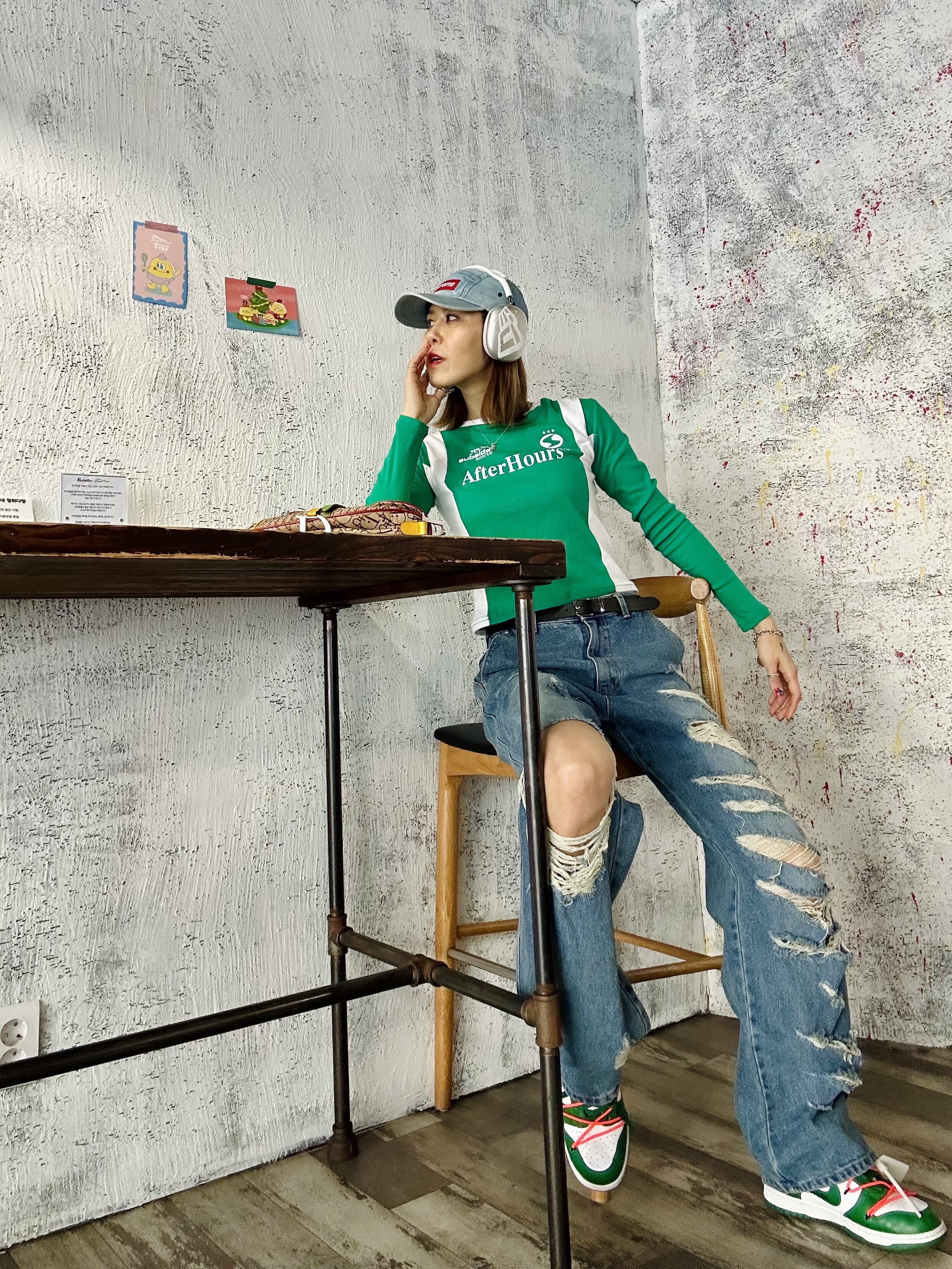 Apple AirPods Max Lightning Silver (Korean Ver.), Nike x Off-White Dunk Low Pine Green 착용 스타일 - 1