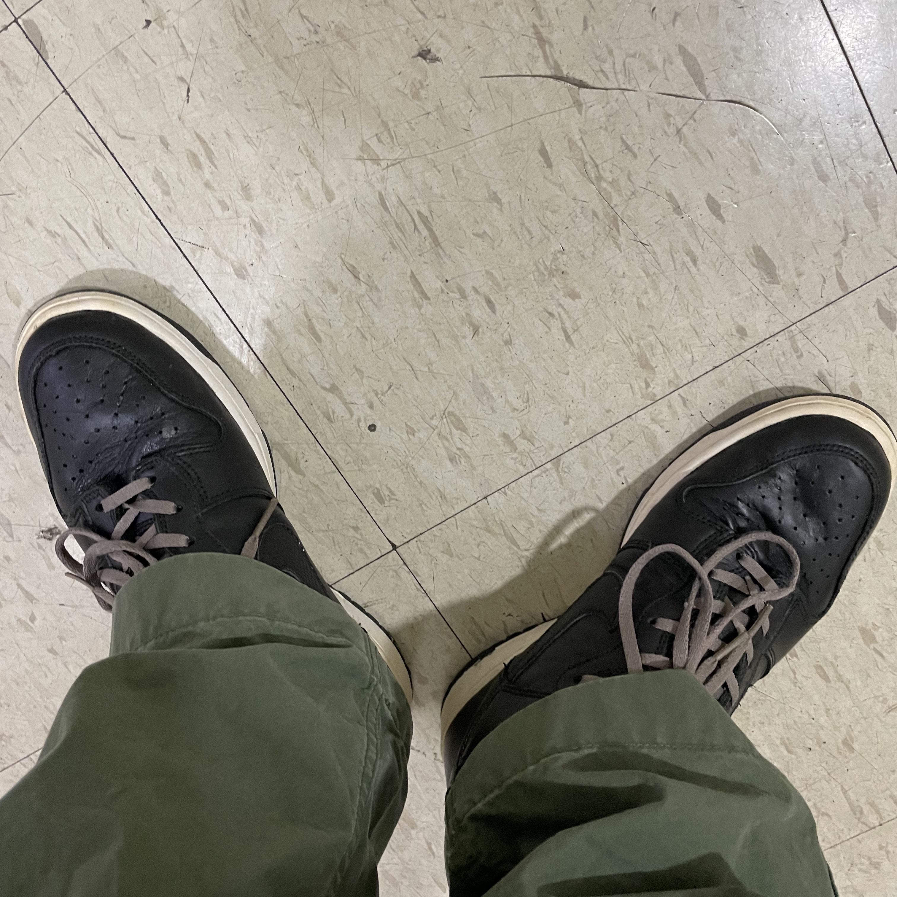 Nike x Stussy Dunk High Plus B Black White, Nike x Stussy Air Force 1 '07 Mid SP Black 착용 스타일 - 4