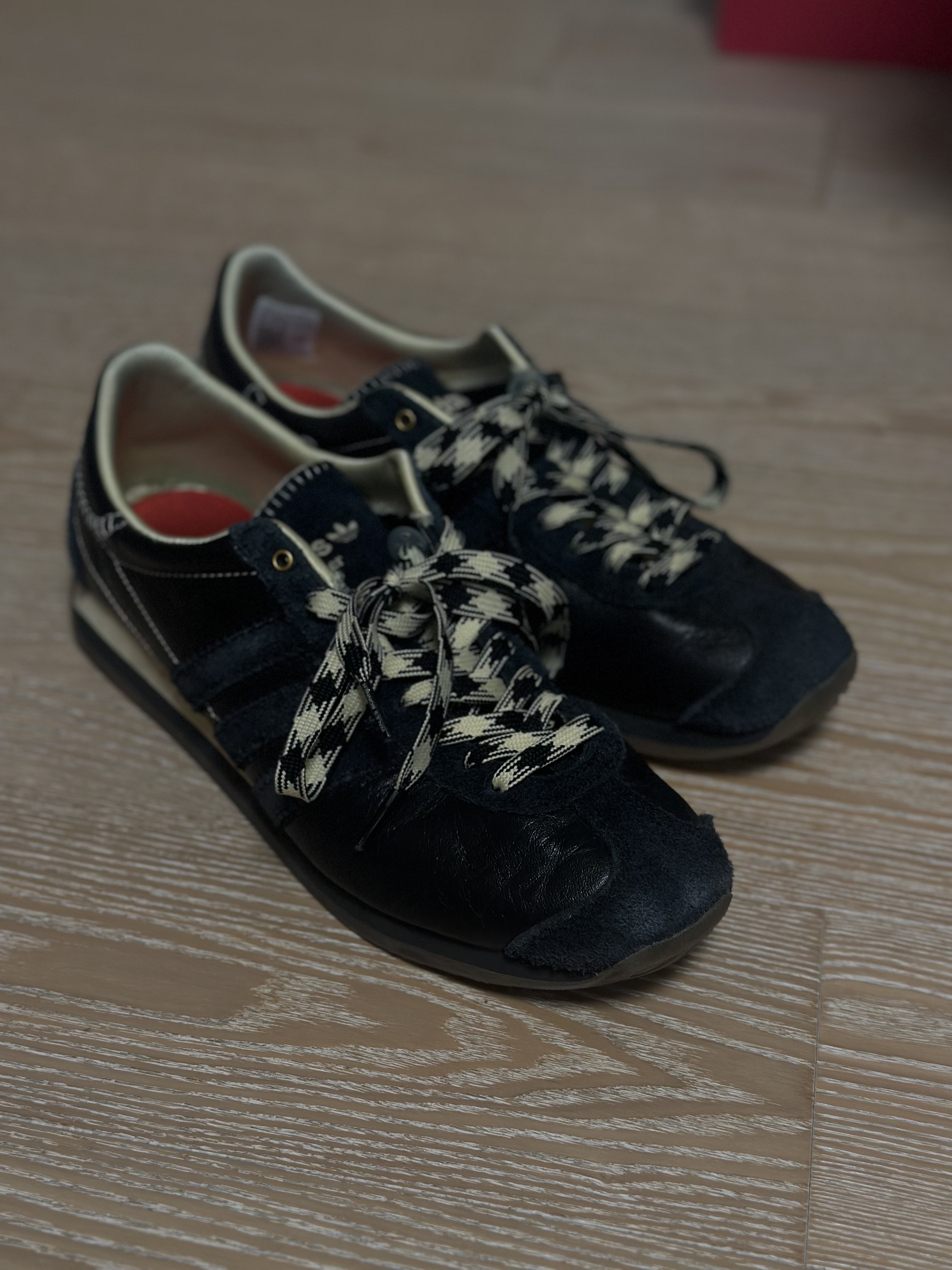 Adidas x Wales Bonner Country Core Black 착용 스타일 - 1