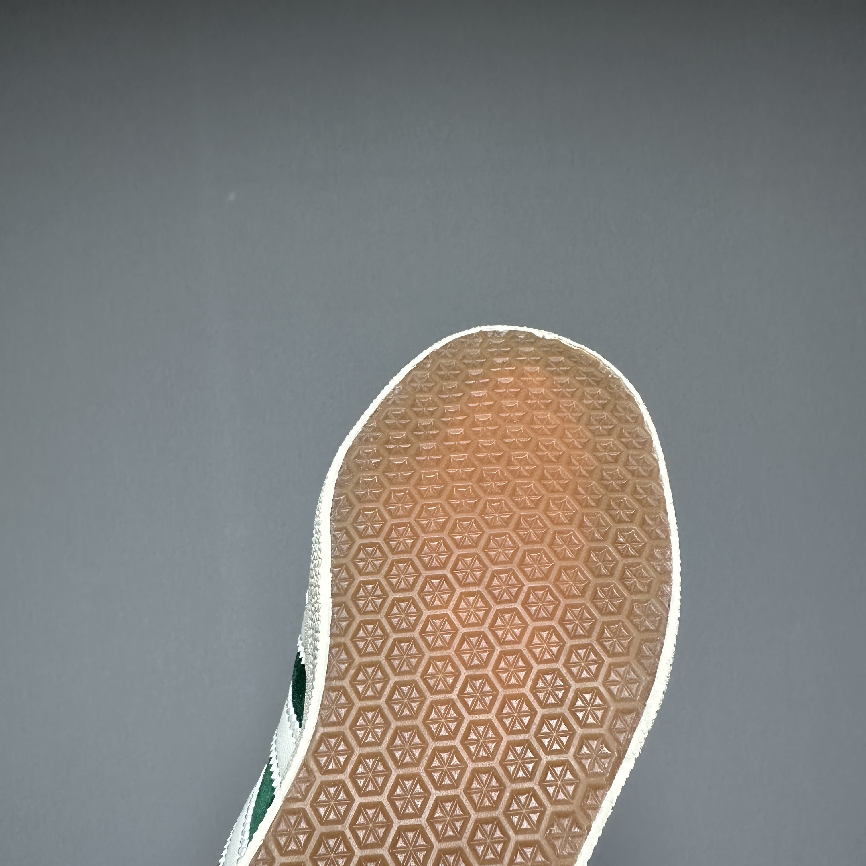 Adidas Gazelle Dark Green Cream White 착용 스타일 - 4
