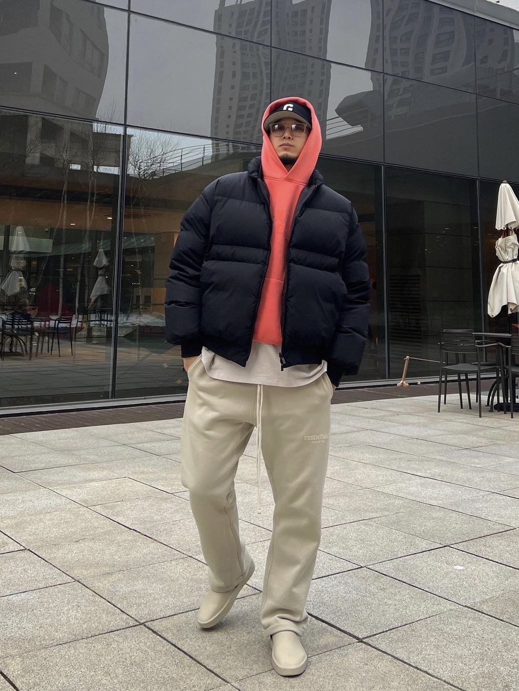 Essentials Relaxed Sweatpants Wheat - 22SS, Fear of God The California Oat 착용 스타일