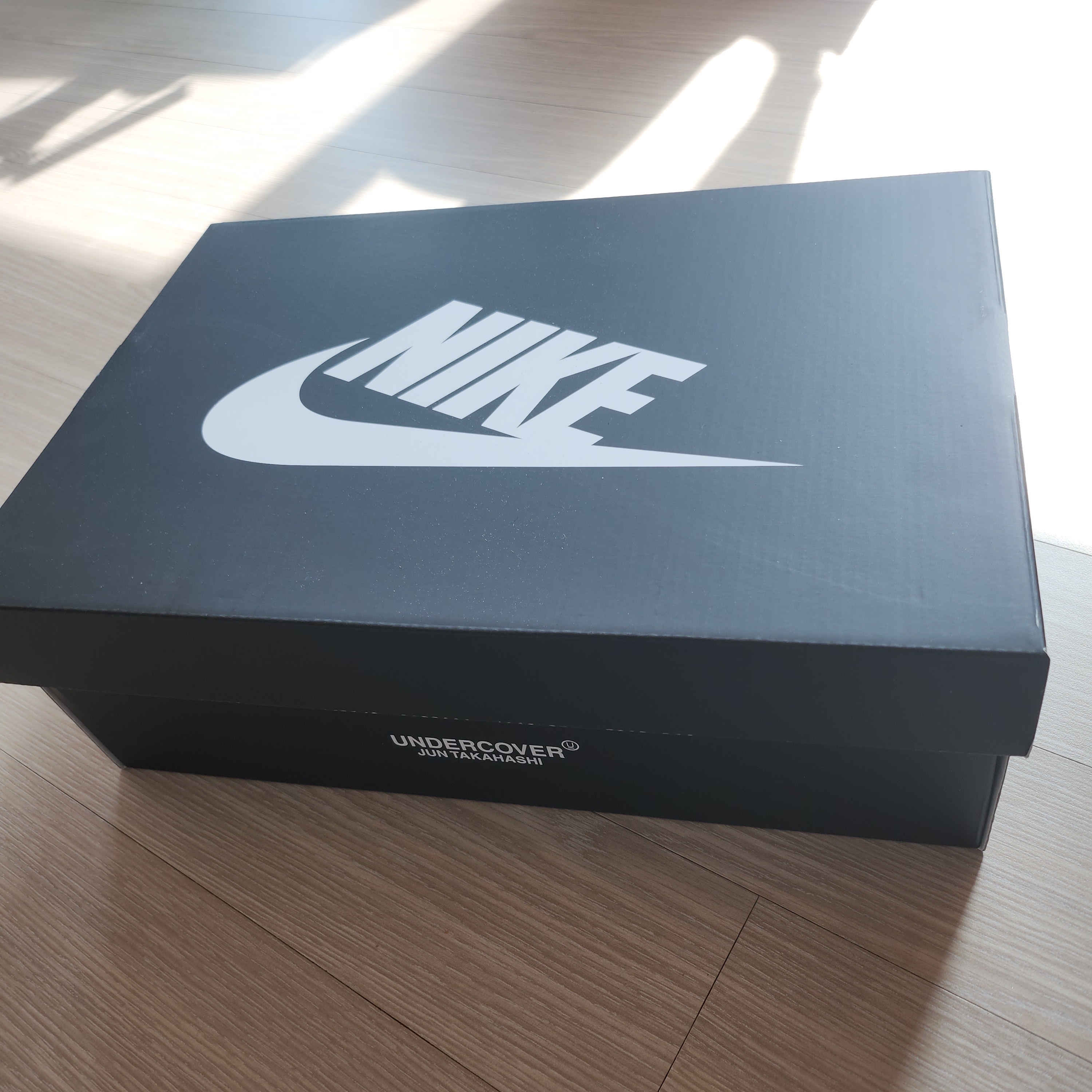 Nike x Undercover Moc Flow SP Light Bone 착용 스타일 - 3