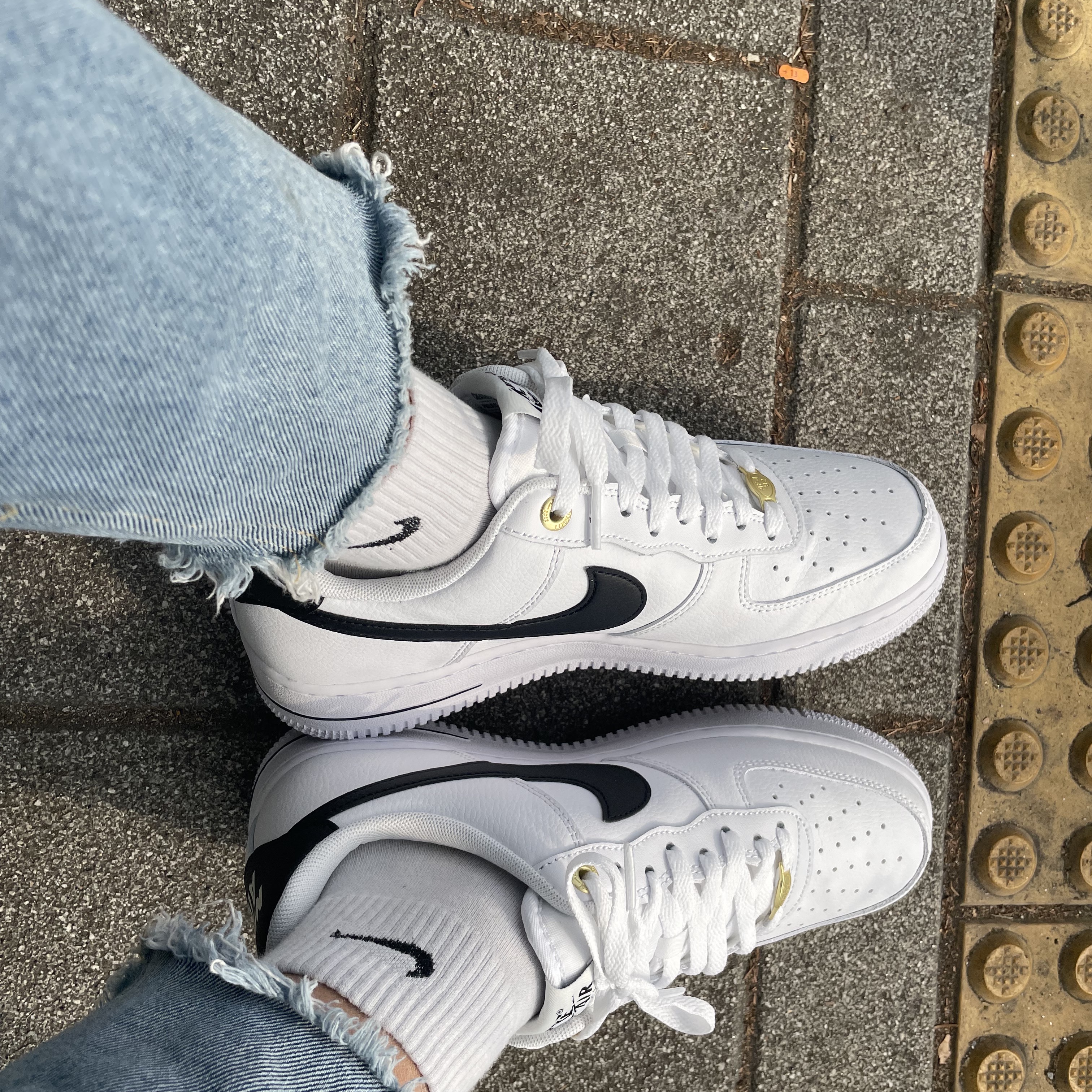 Nike Air Force 1 '07 LV8 40th Anniversary Join Forces White Black 착용 스타일