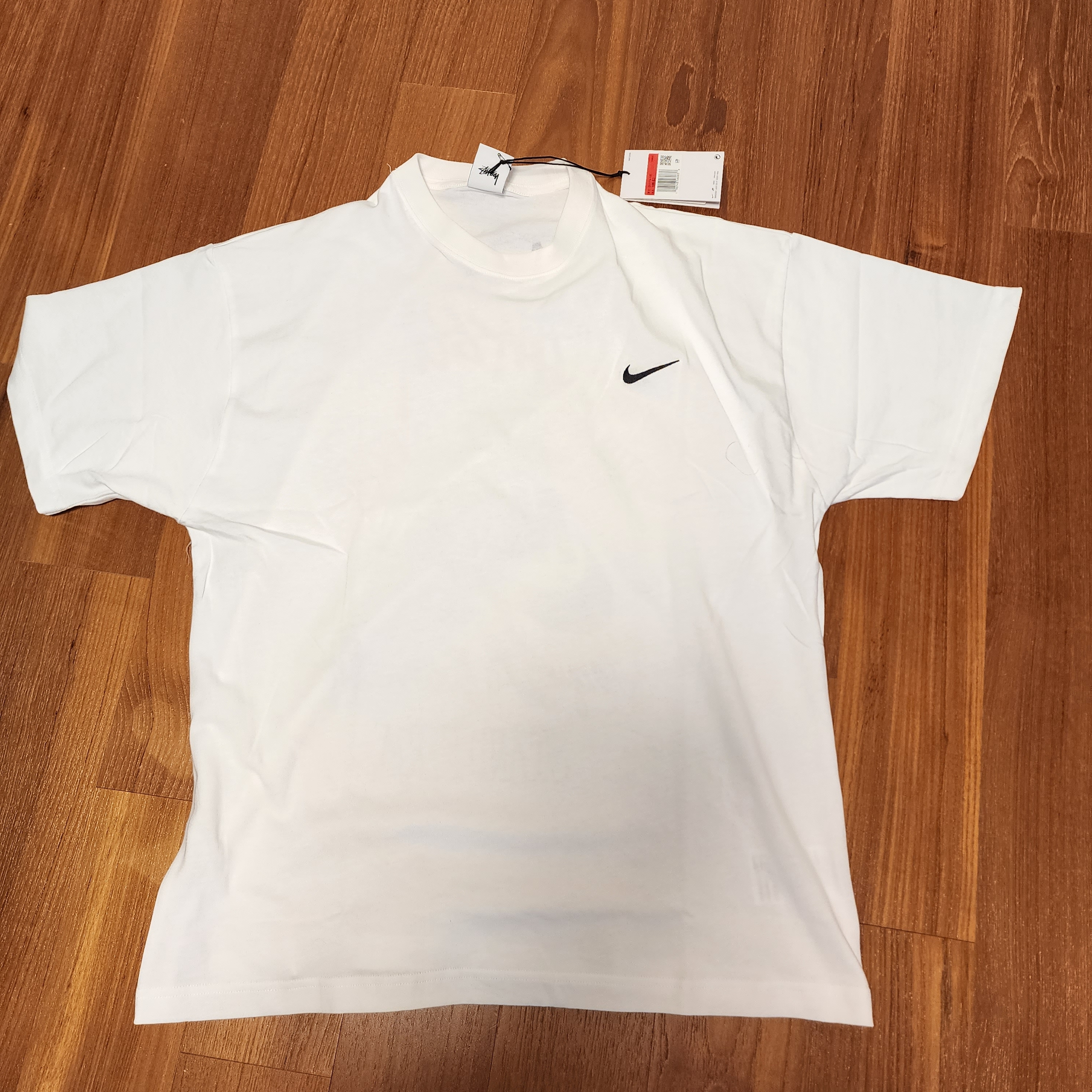 Nike x Stussy T-Shirt White (DV1774-100) 착용 스타일 - 1