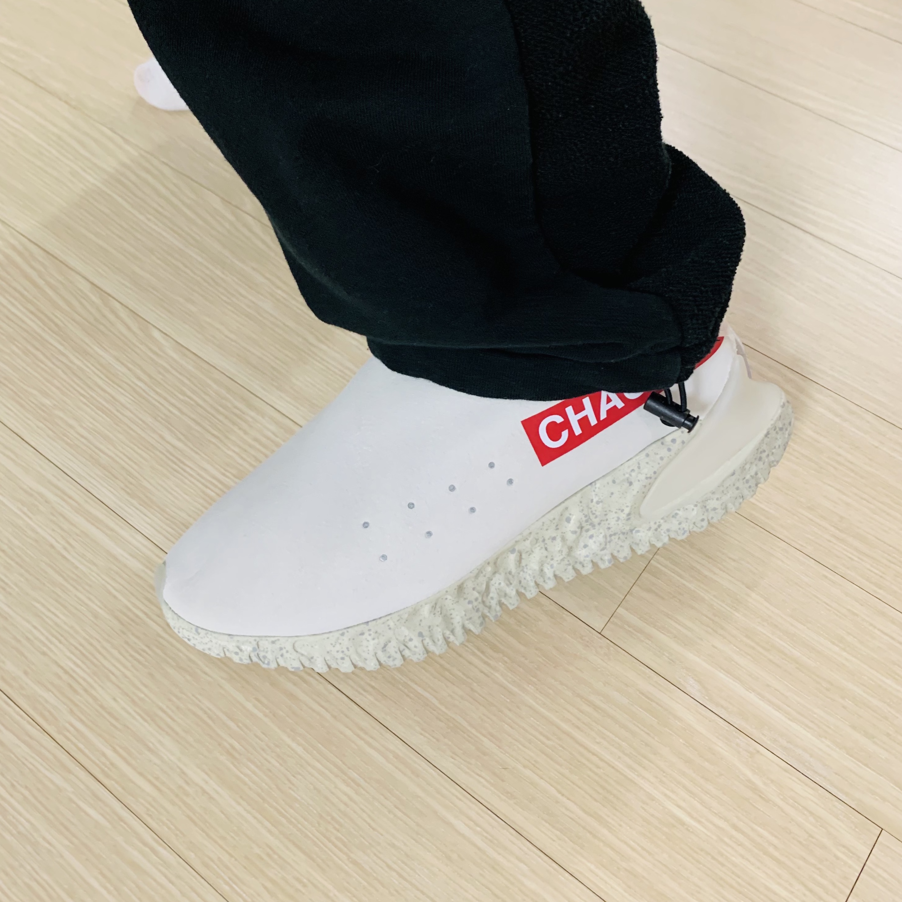 Nike x Undercover Moc Flow SP Light Bone 착용 스타일