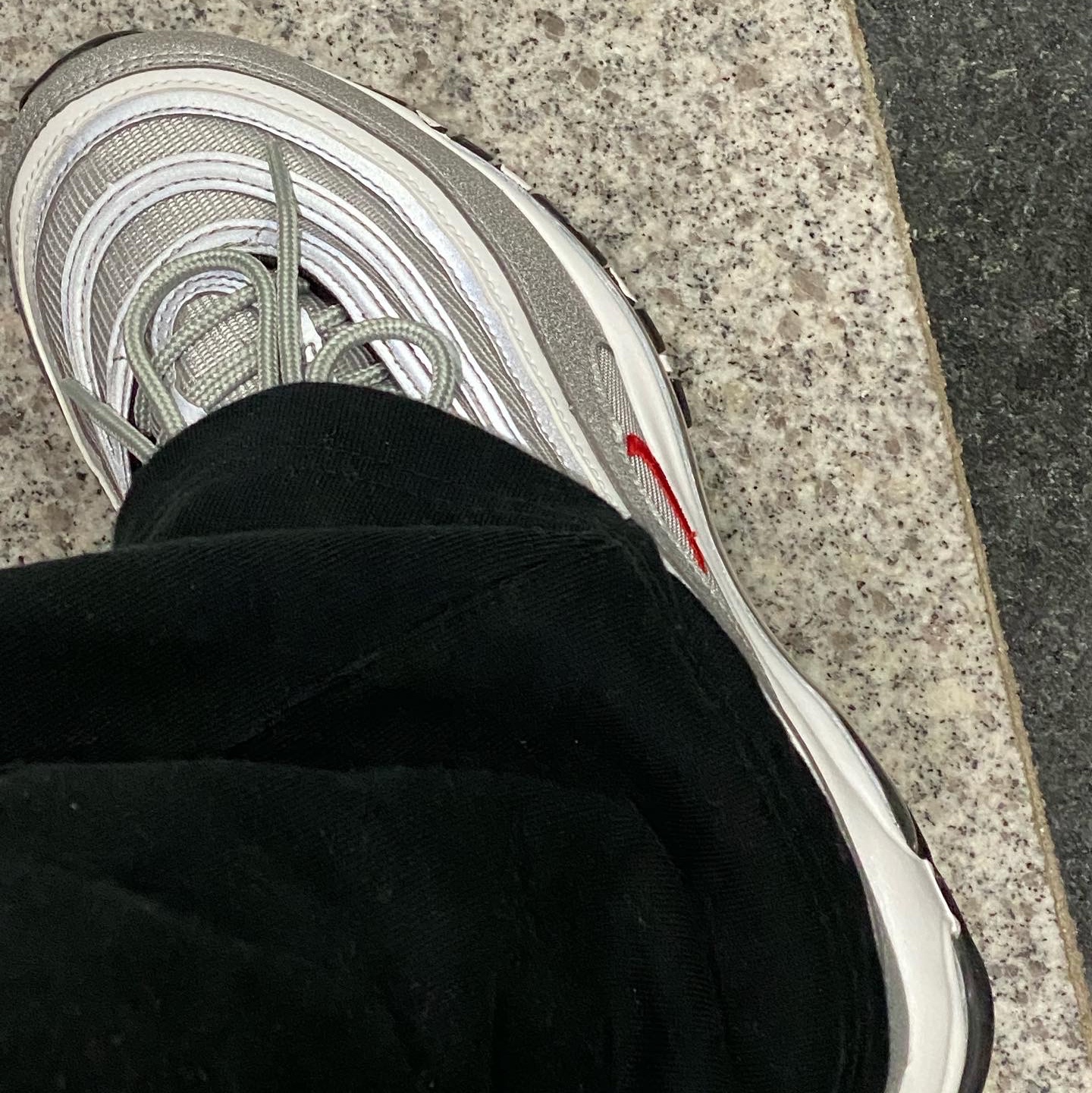 Nike Air Max 97 OG Silver Bullet 2022 착용 스타일