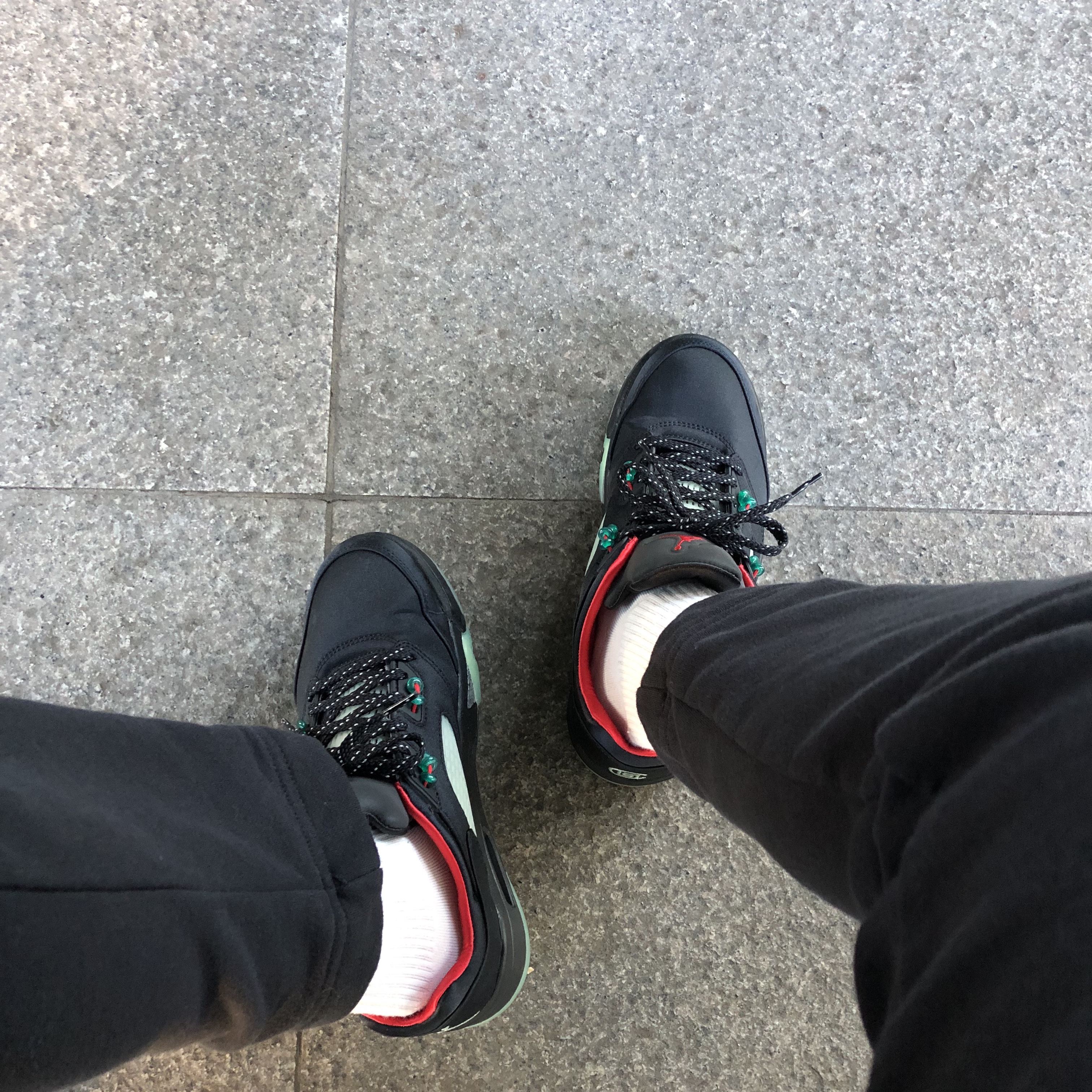 Jordan 5 x Clot Retro Low SP Anthracite 착용 스타일 - 2