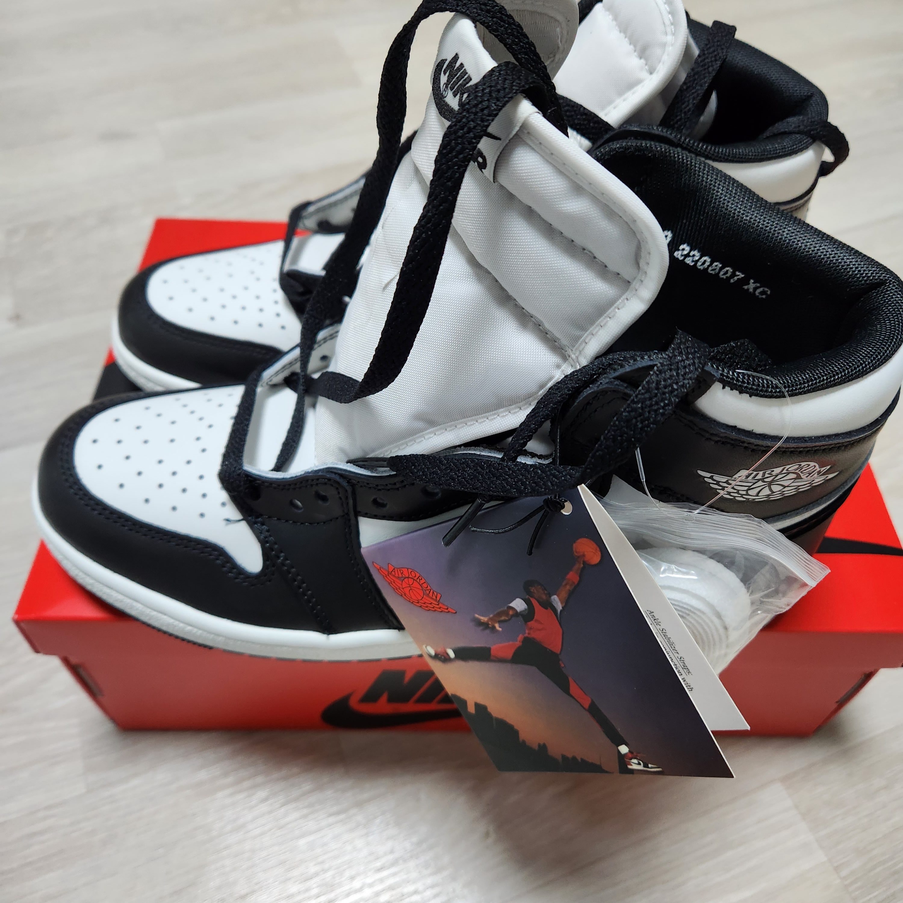 Jordan 1 High 85 Black White 착용 스타일 - 1