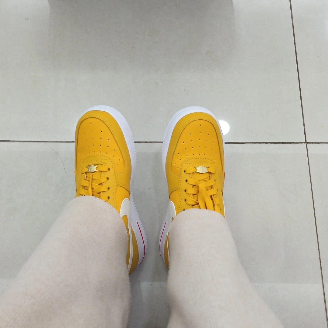 (W) Nike Air Force 1 '07 SE 40th Anniversary Join Forces Yellow Ochre 착용 스타일