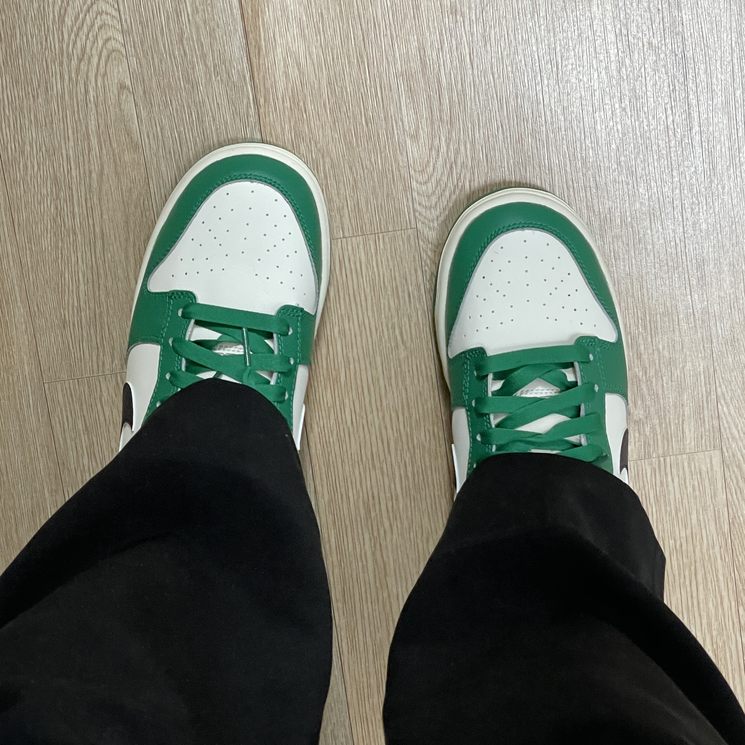 Nike Dunk Low Retro SE Jackpot Malachite 착용 스타일 - 1