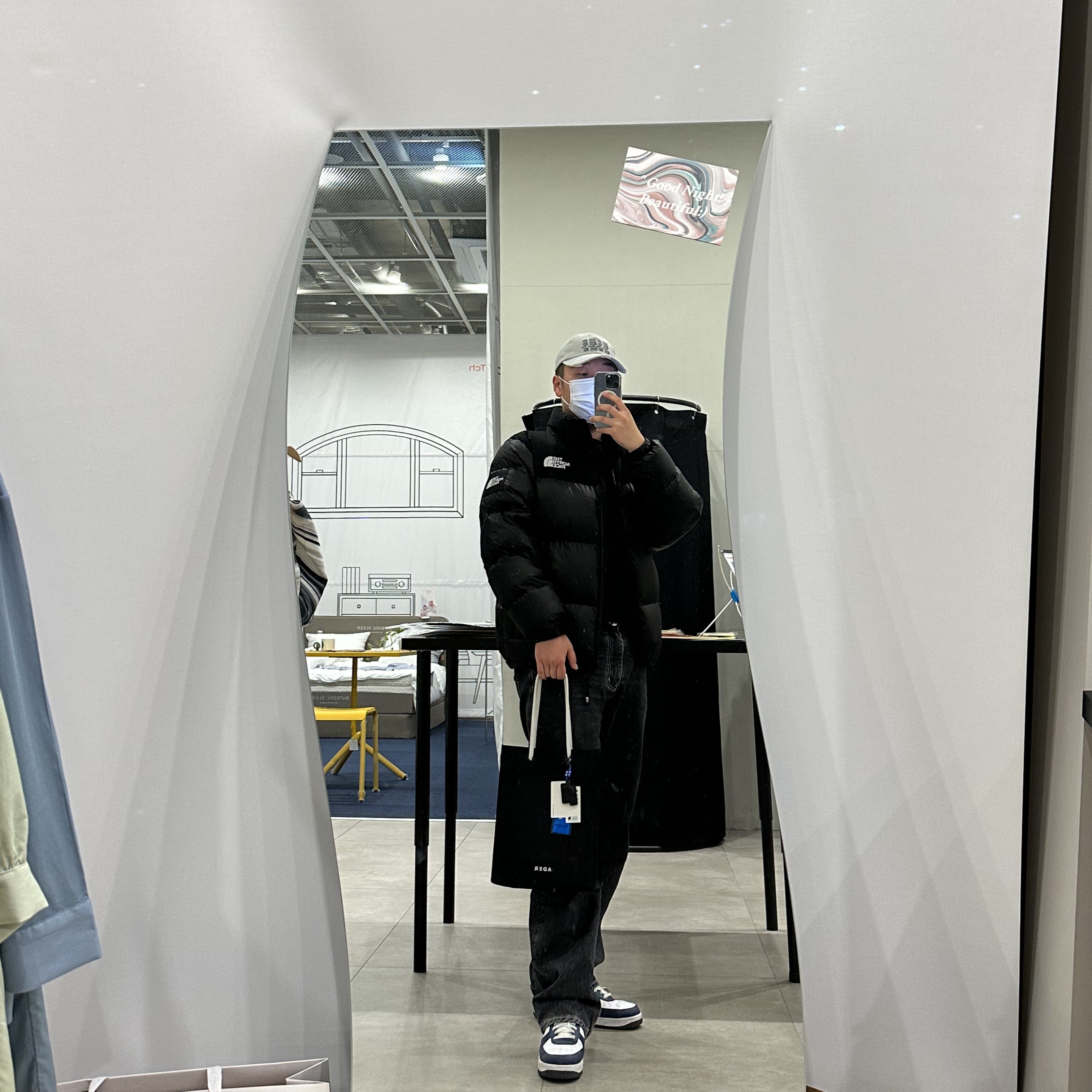 Ader Error Shopper Bag Noir, Nike Air Force 1 '07 Cut Out Swoosh Midnight Navy 착용 스타일 - 2