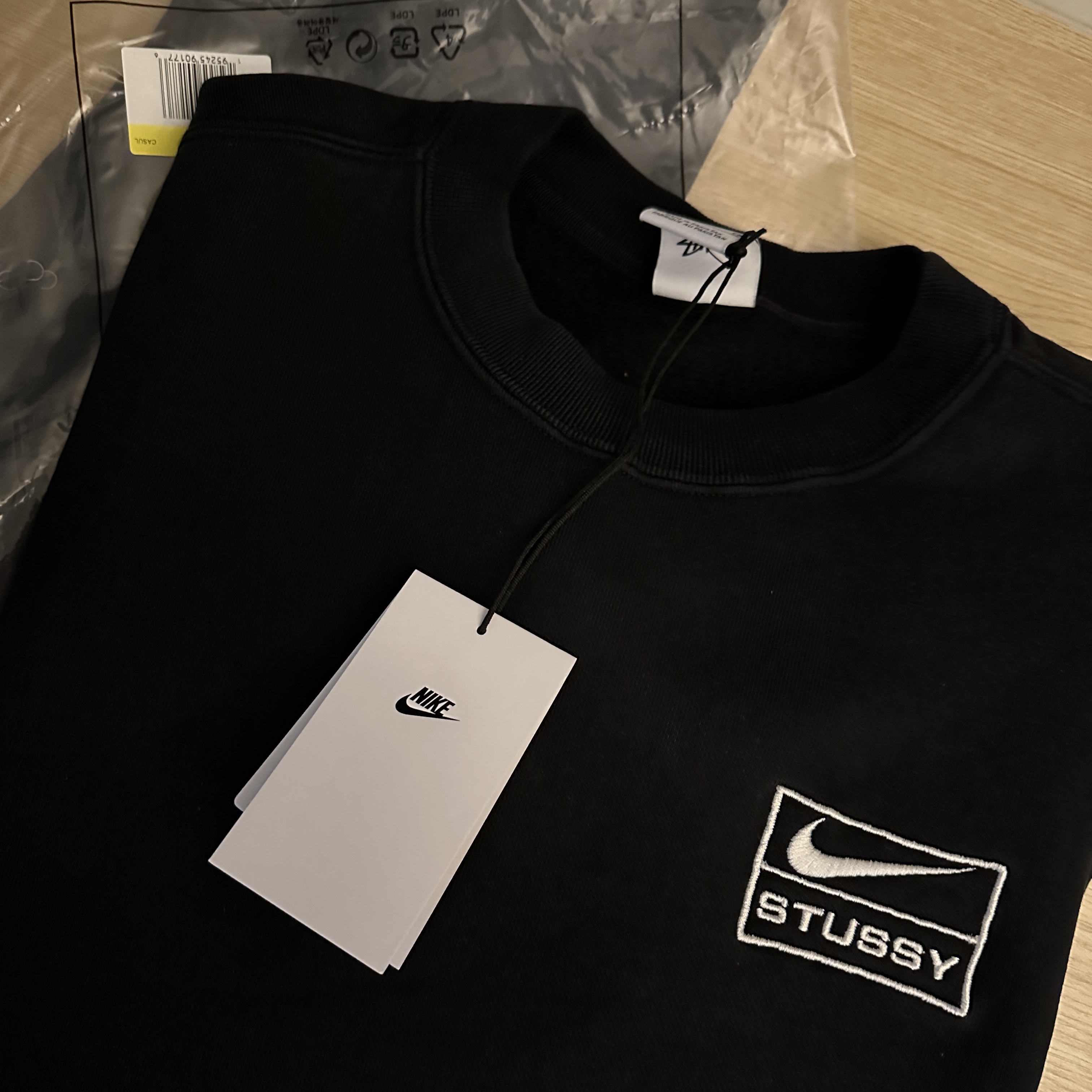 Nike x Stussy NRG Washed Fleece Crewneck Black (DO5310-010) 착용 스타일