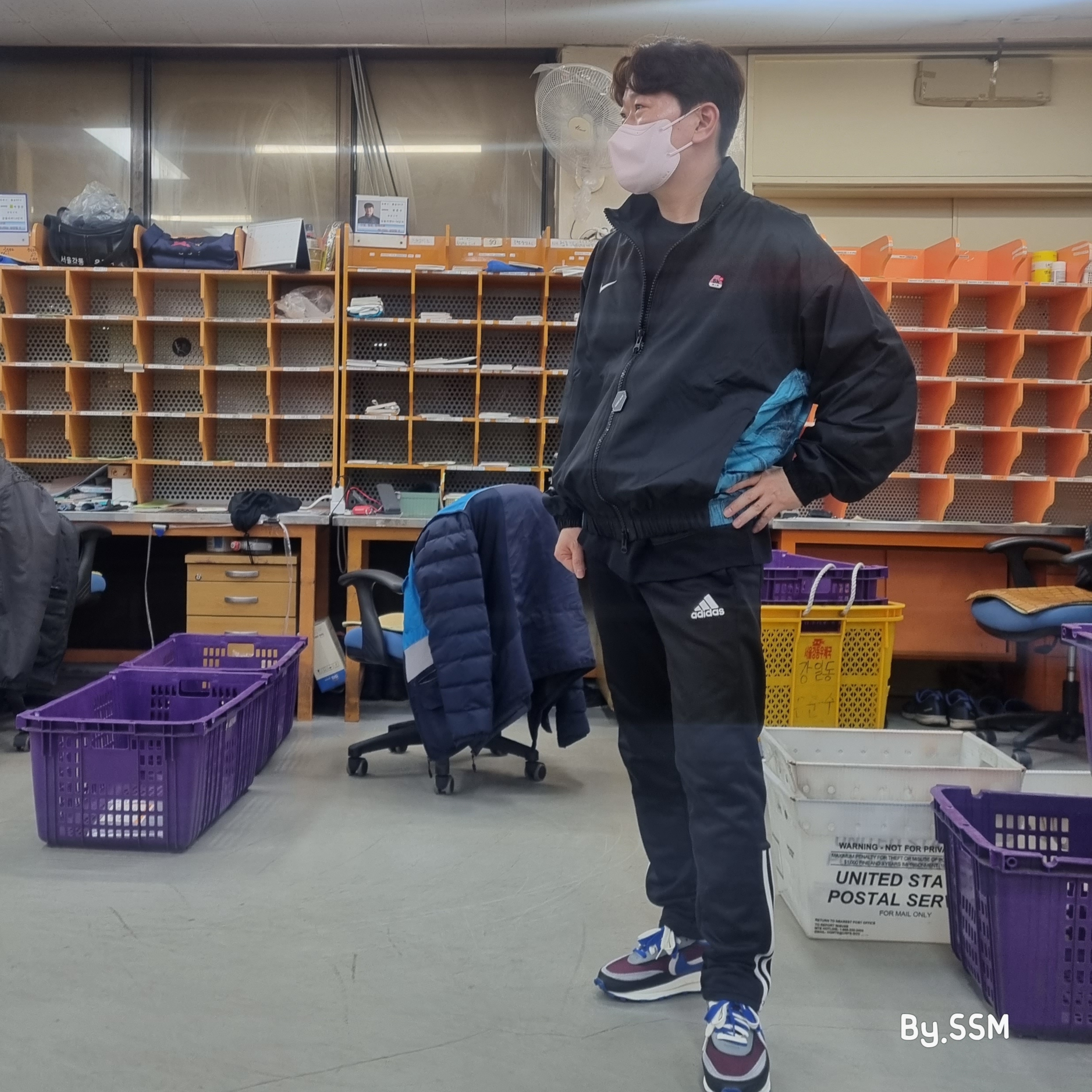 Nike x Skepta M NRG Track Jacket Black, Nike x Sacai x Undercover LDWaffle Night Maroon Team Royal 착용 스타일