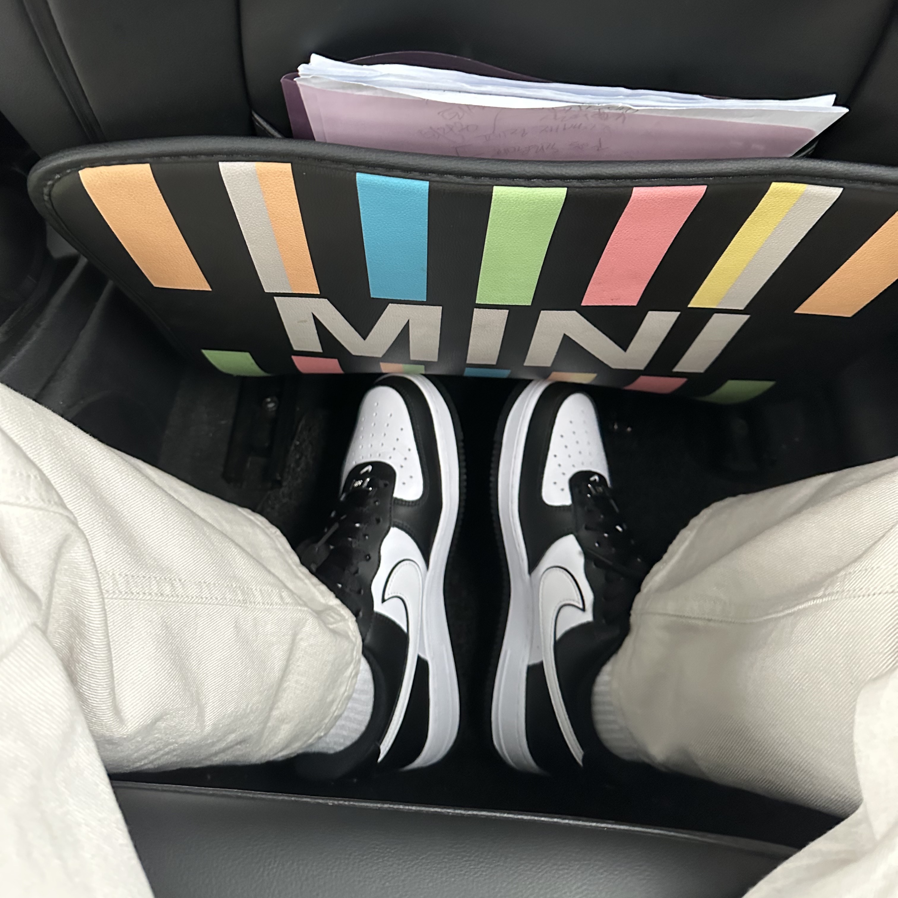Nike Air Force 1 '07 Black White 착용 스타일 - 1