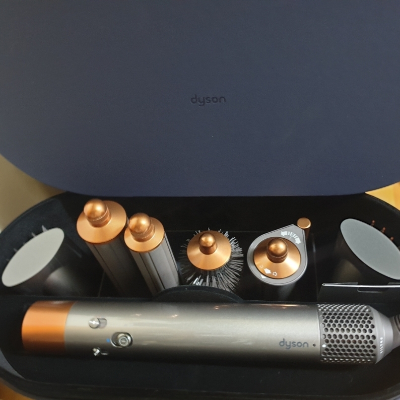 Dyson Airwrap Multi Styler Complete Long Nickel Copper (Korean Ver.) 착용 스타일 - 3