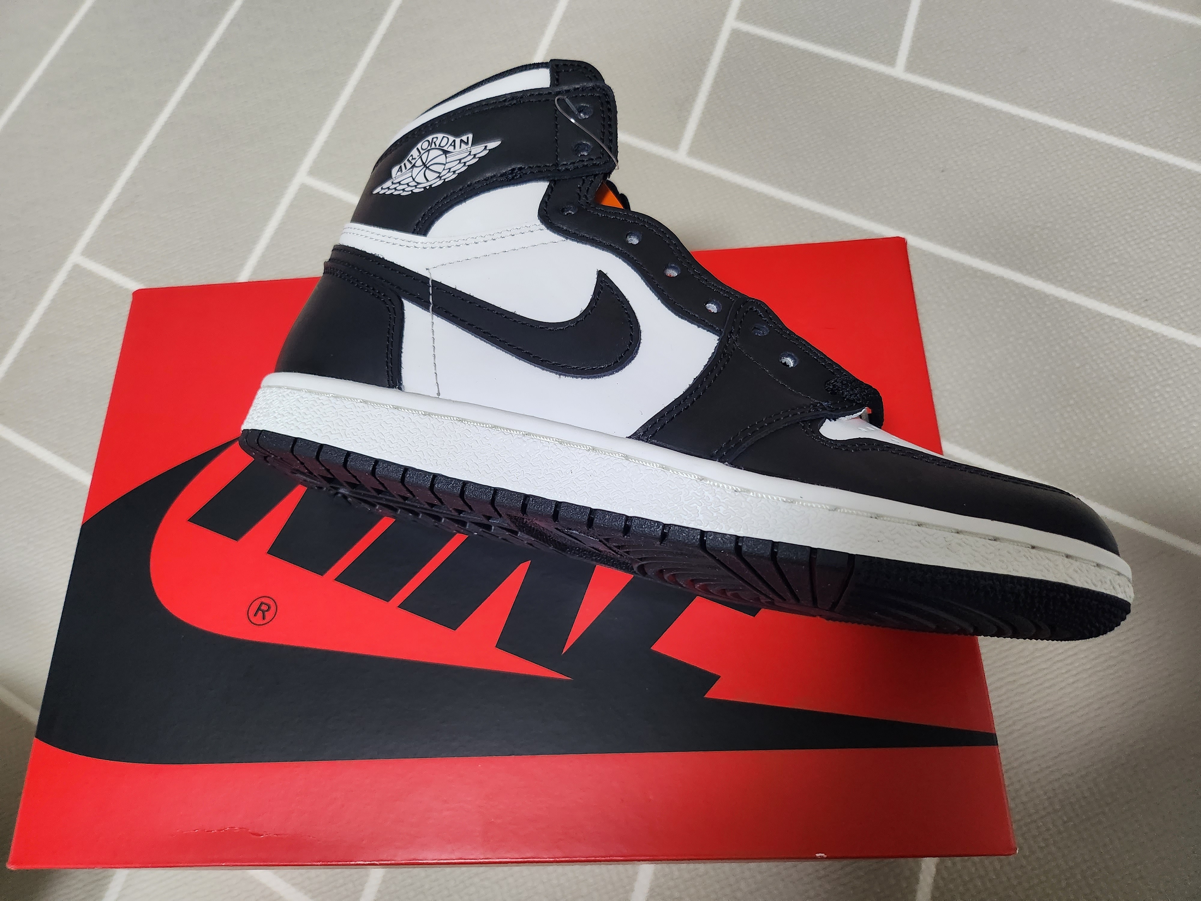 Jordan 1 High 85 Black White 착용 스타일 - 2
