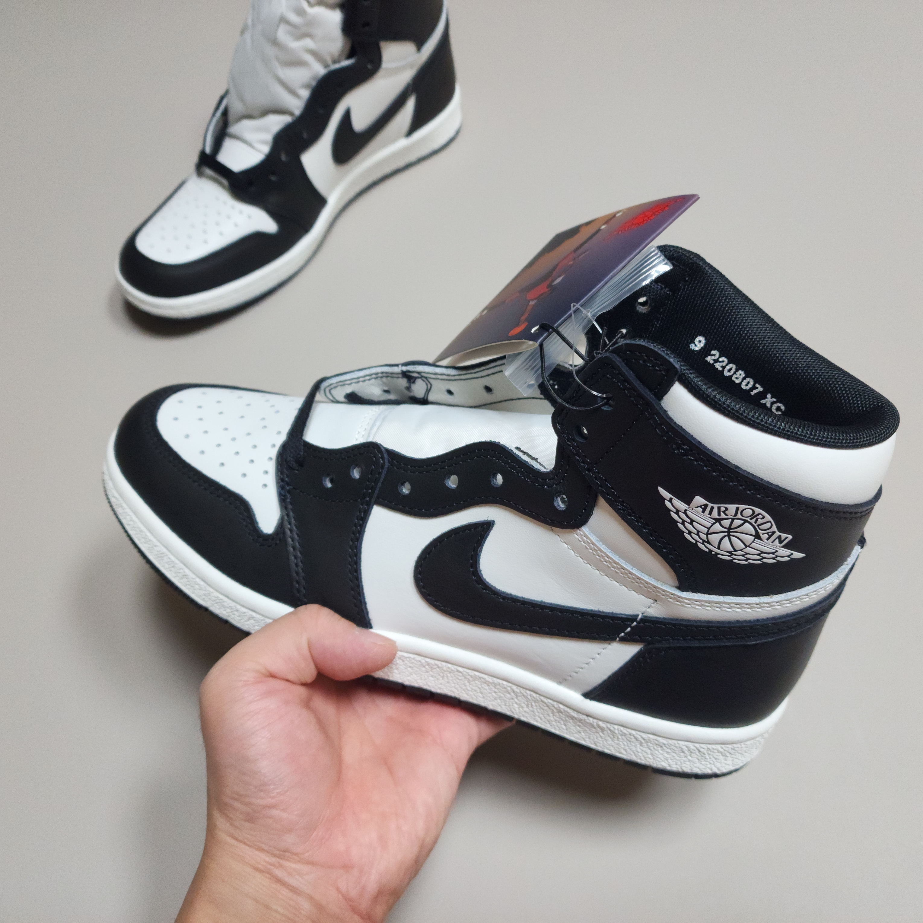Jordan 1 High 85 Black White 착용 스타일 - 3