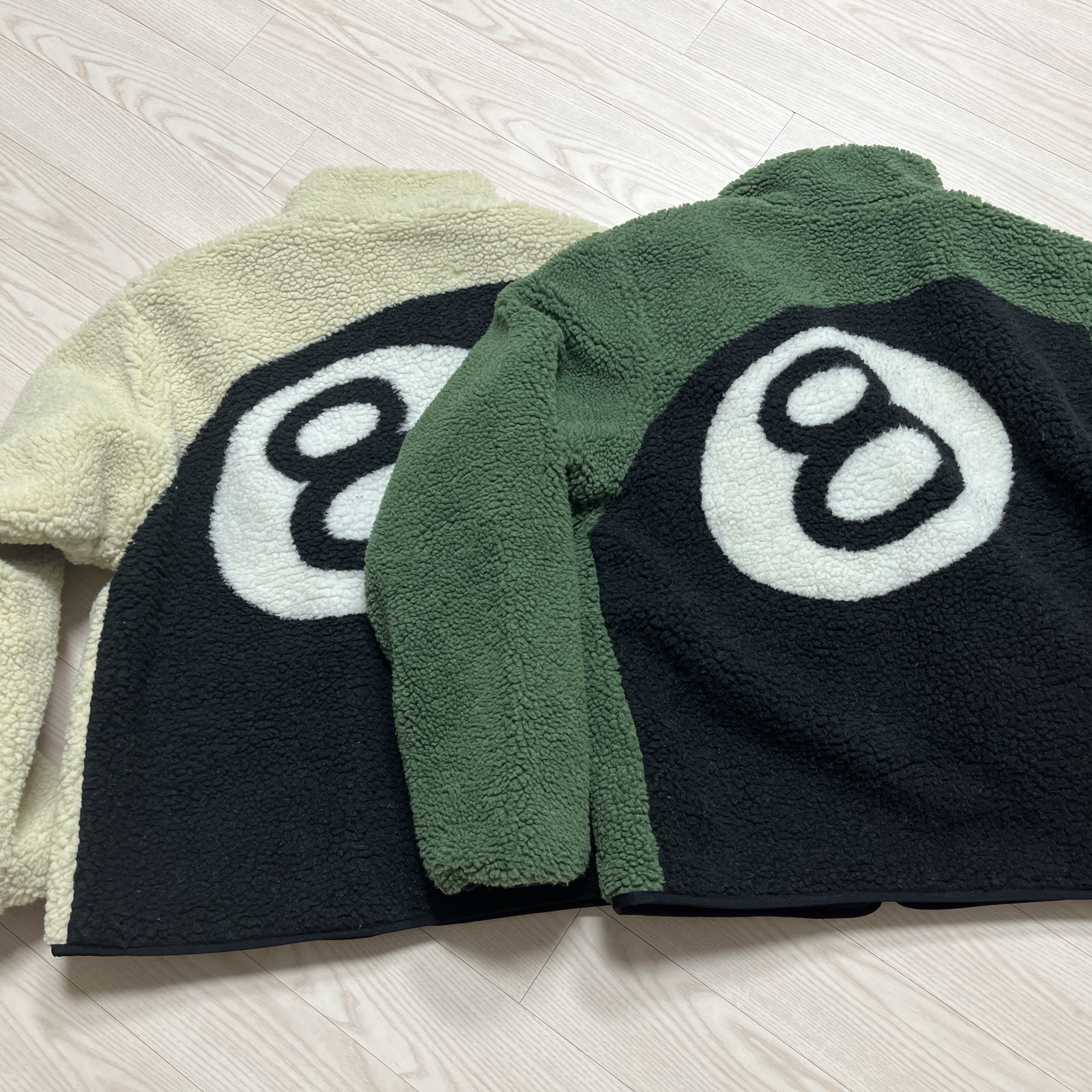 Stussy 8 Ball Sherpa Jacket Natural, Stussy 8 Ball Sherpa Jacket Green 착용 스타일