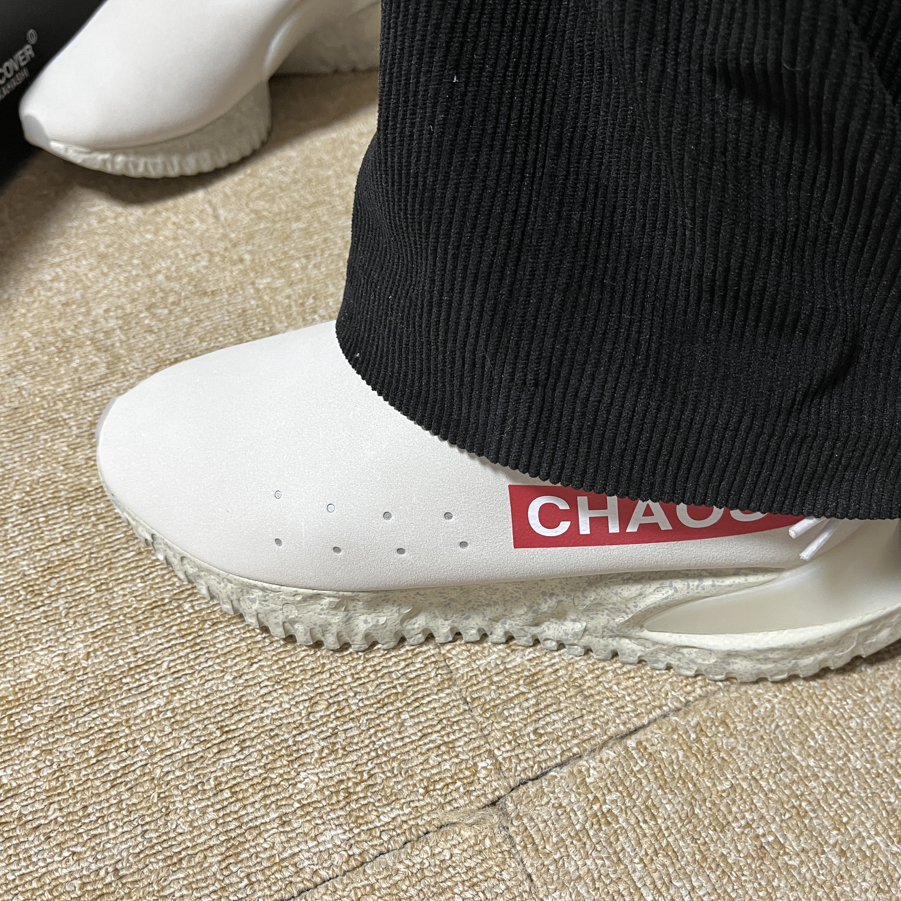 Nike x Undercover Moc Flow SP Light Bone 착용 스타일 - 1