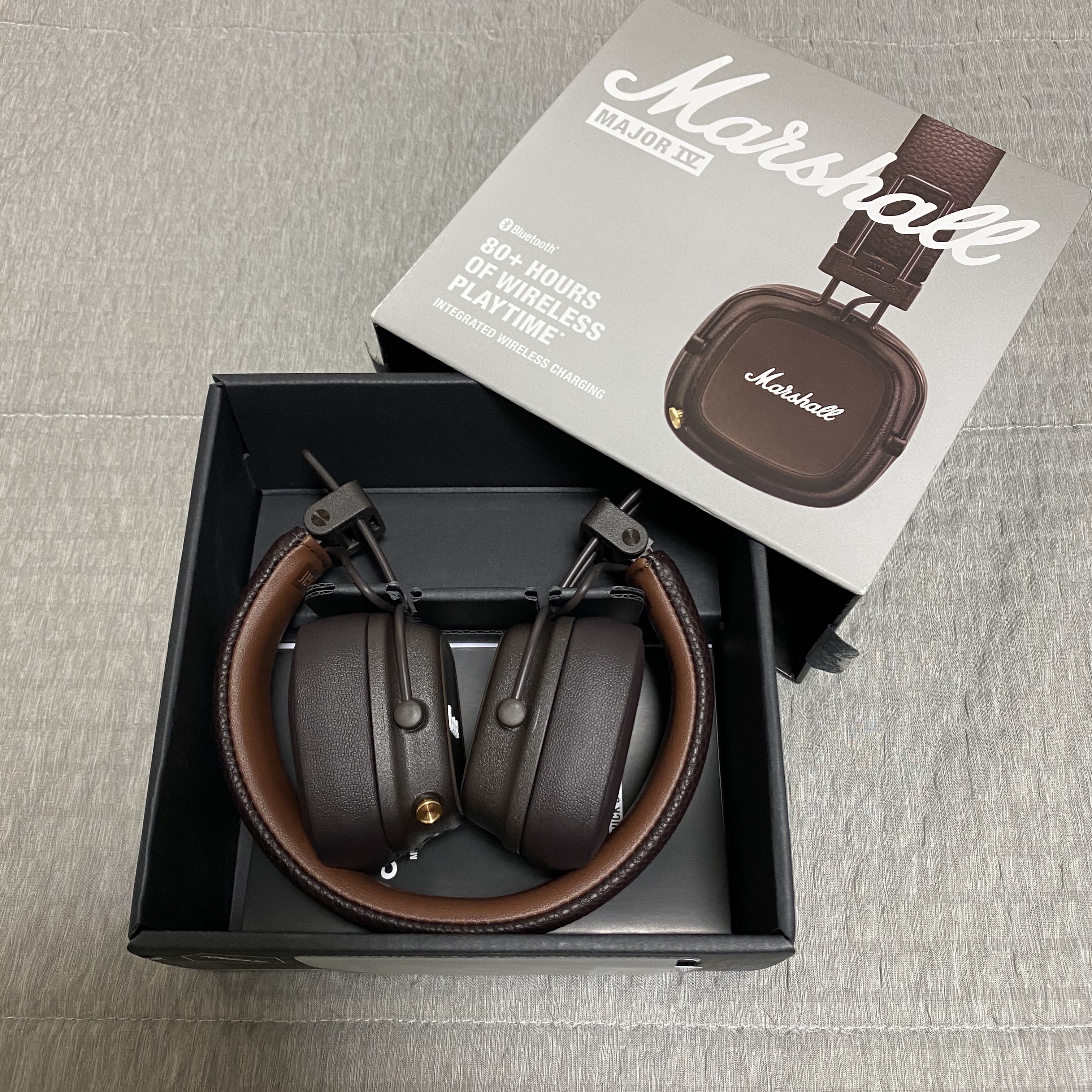 Marshall Major IV Brown (Korean Ver.) 착용 스타일