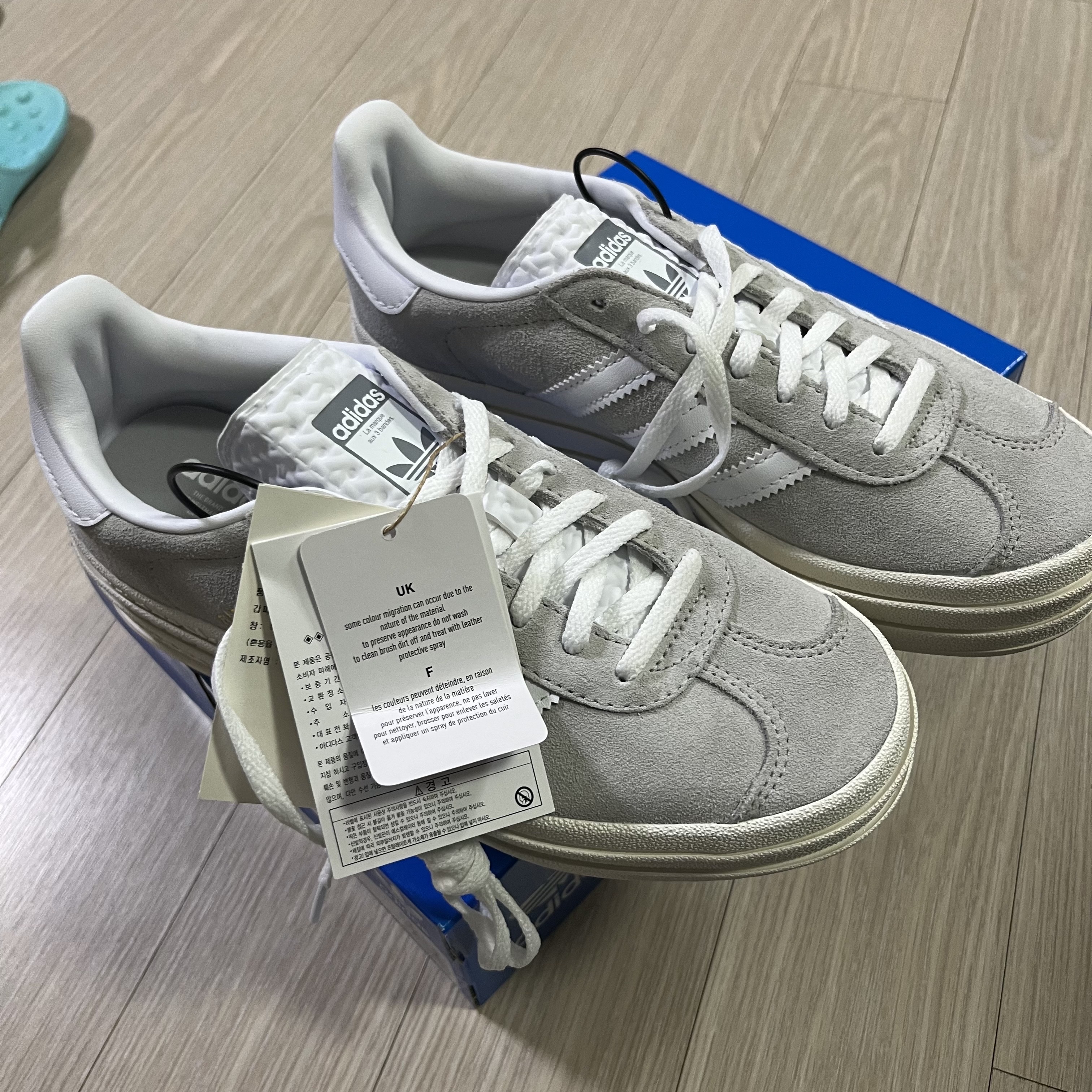 (W) Adidas Gazelle Bold Grey Cloud White 착용 스타일 - 1