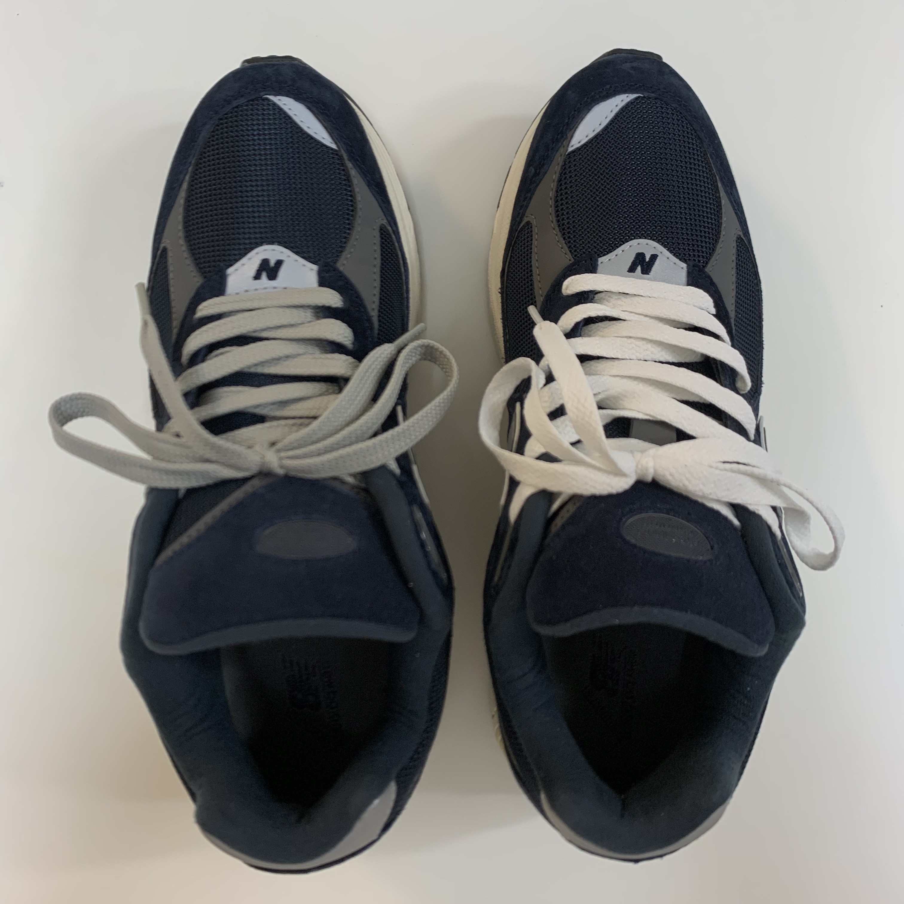 New Balance 2002R Eclipse Castlerock 착용 스타일