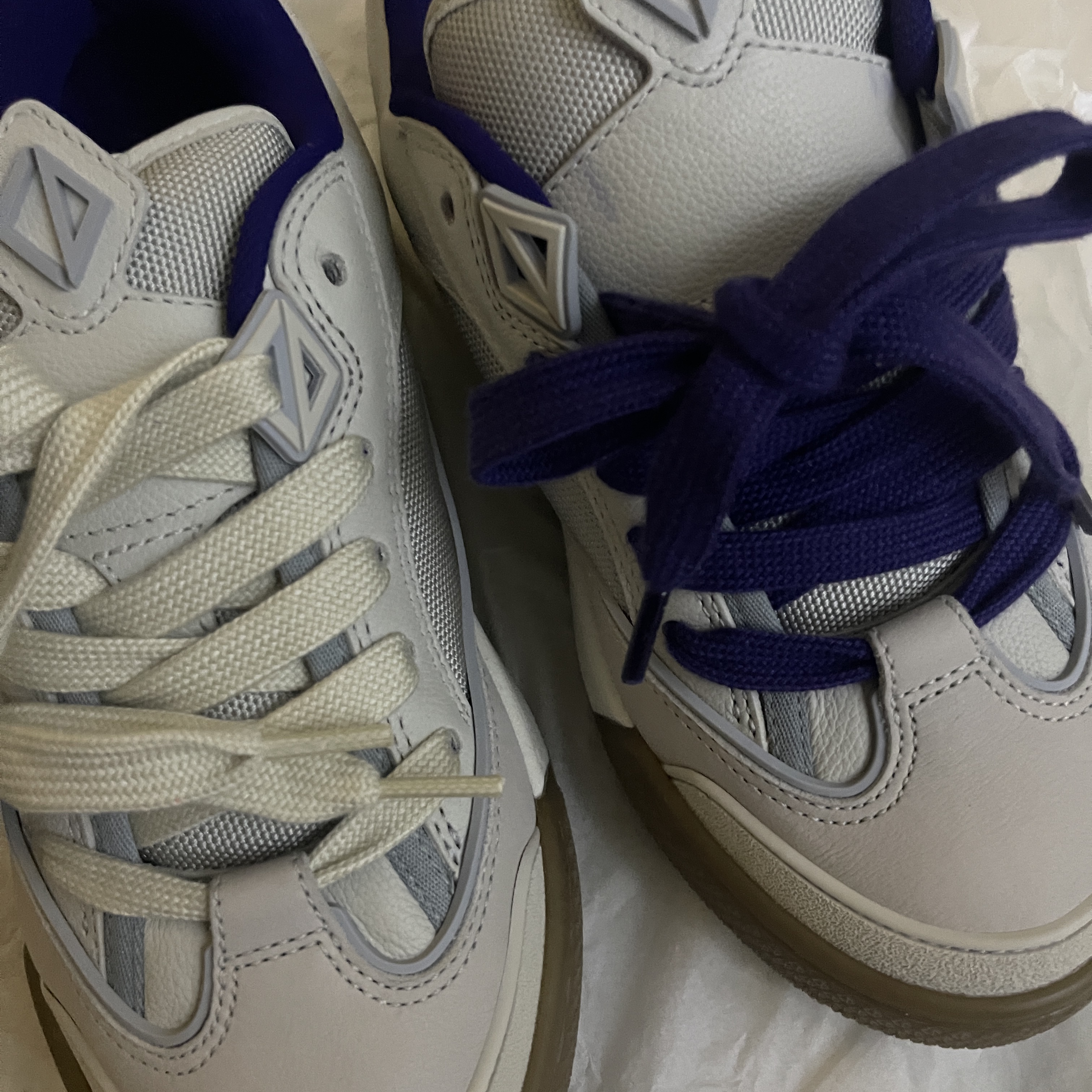 Dior x Cactus Jack B713 Sneakers Cream 착용 스타일 - 1