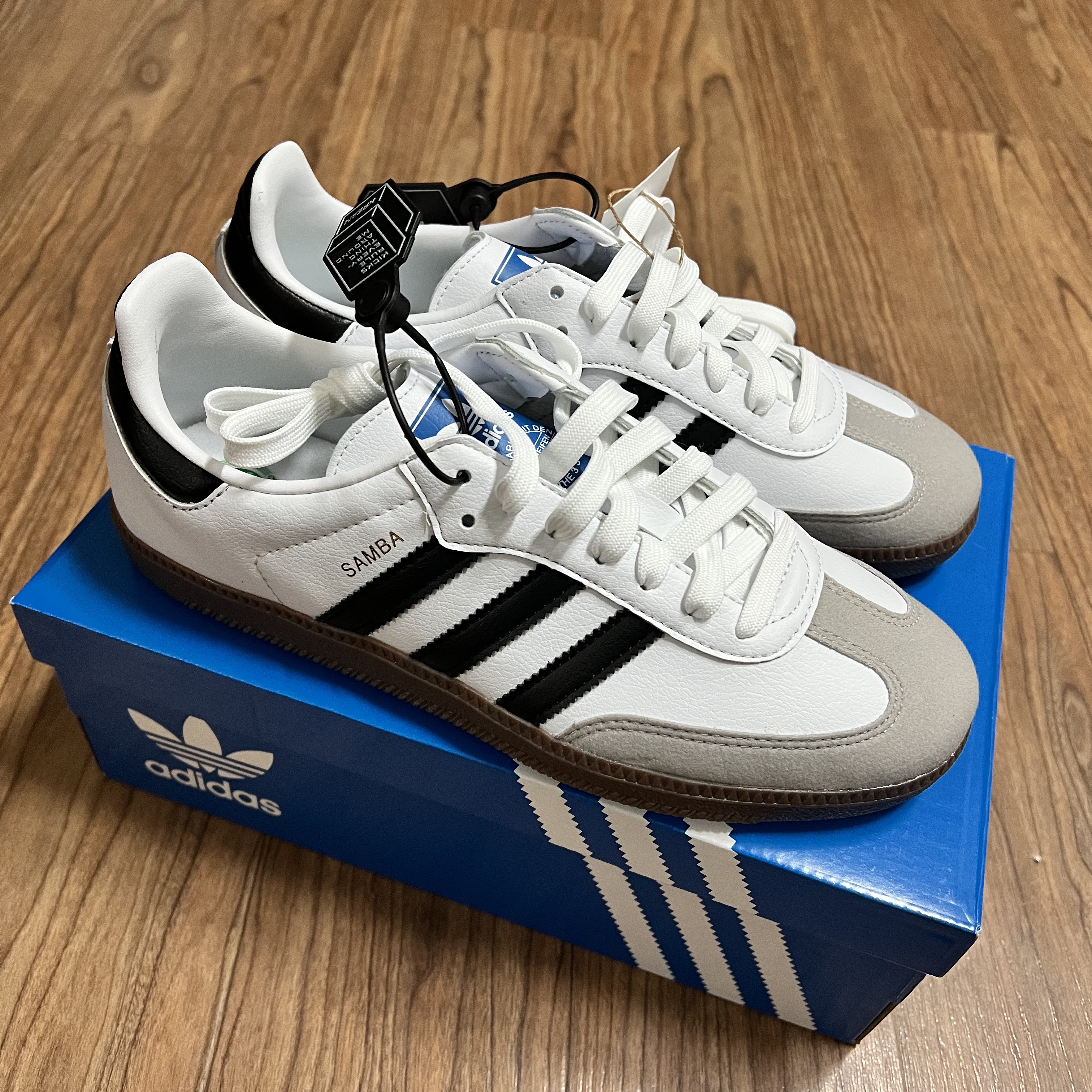 Adidas Samba Vegan White Black 착용 스타일
