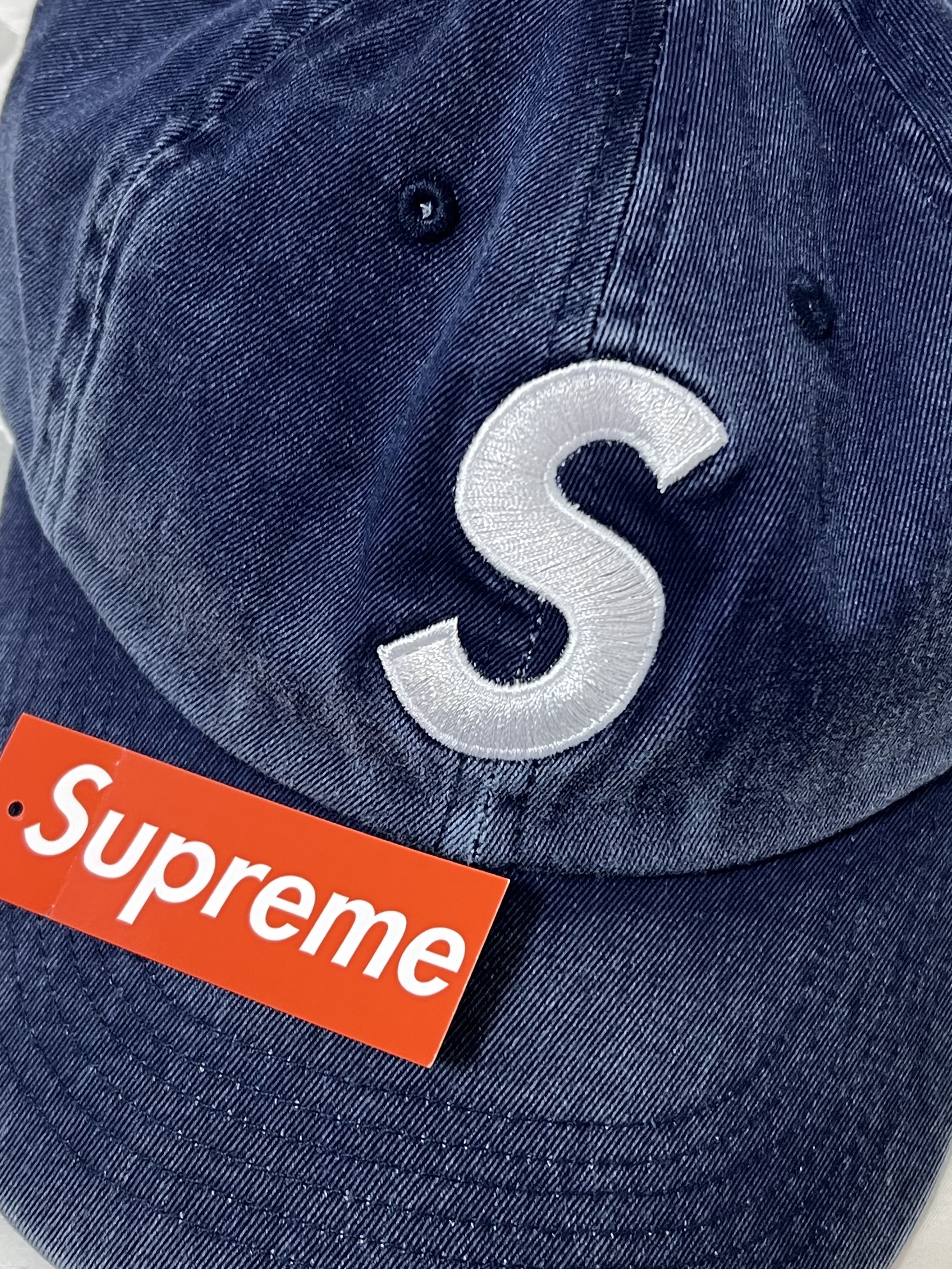 Supreme Pigment Print S Logo 6-Panel Indigo - 22FW 착용 스타일