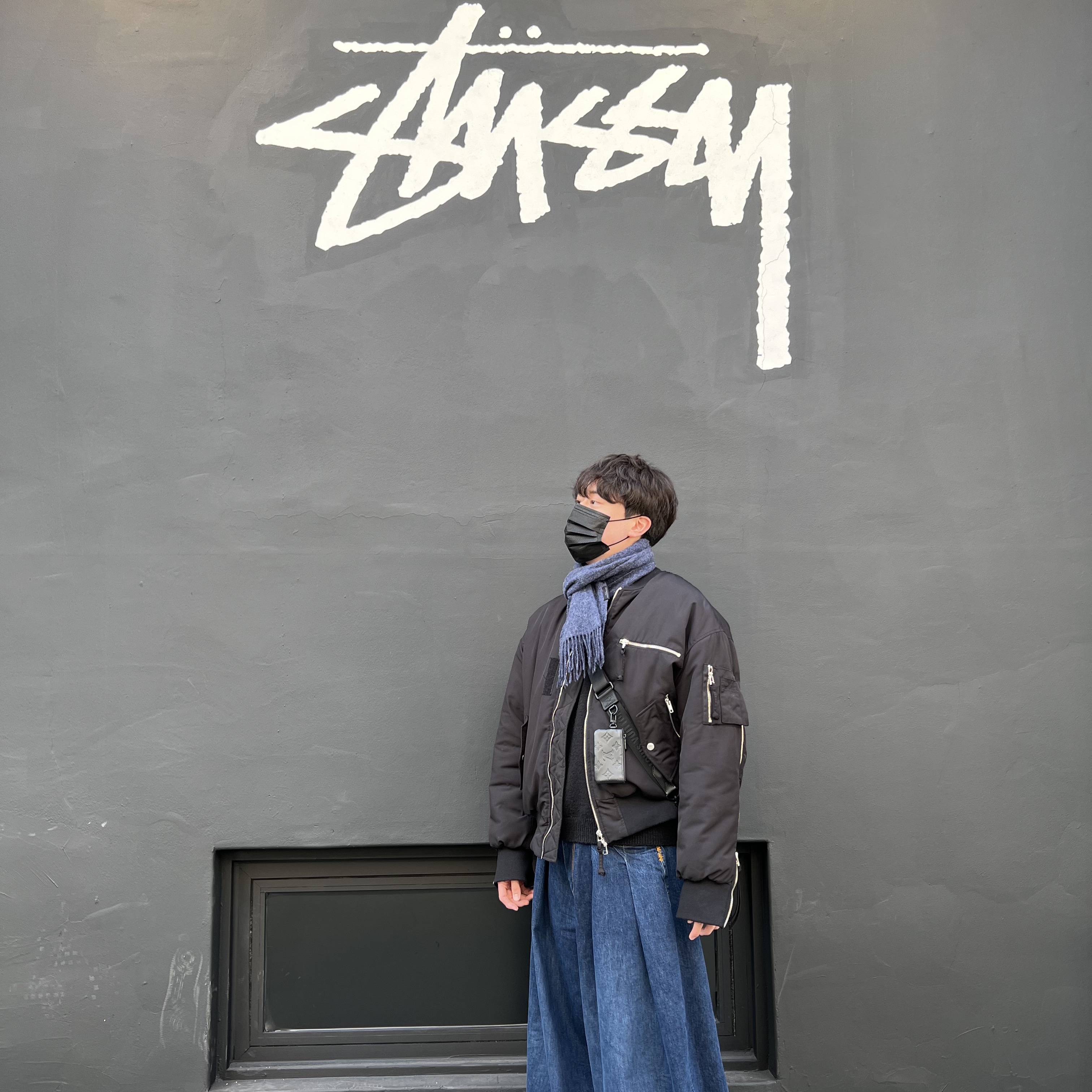 Zara x Ader Error Wide Leg Jeans Blue, Balenciaga Runner Sneakers Blue White 착용 스타일 - 1