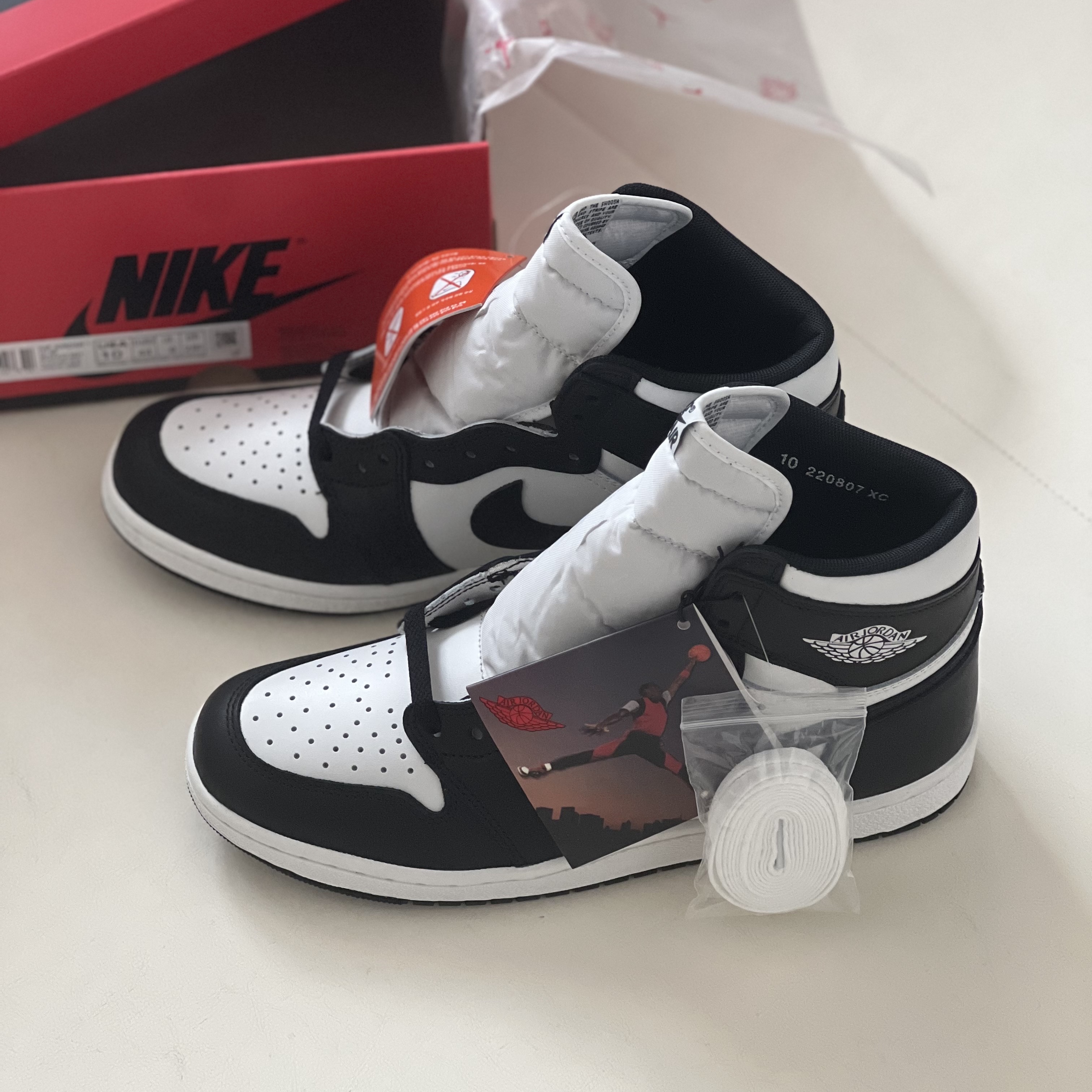 Jordan 1 High 85 Black White 착용 스타일