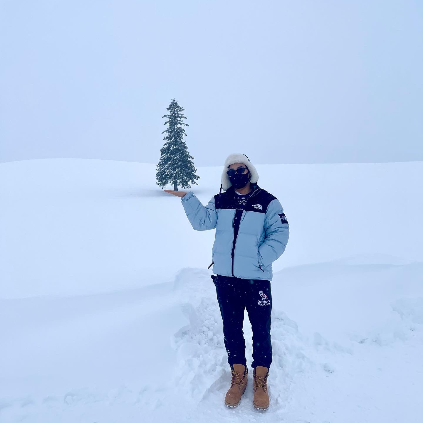The North Face White Label Novelty Nuptse Down Jacket Sky Blue 착용 스타일