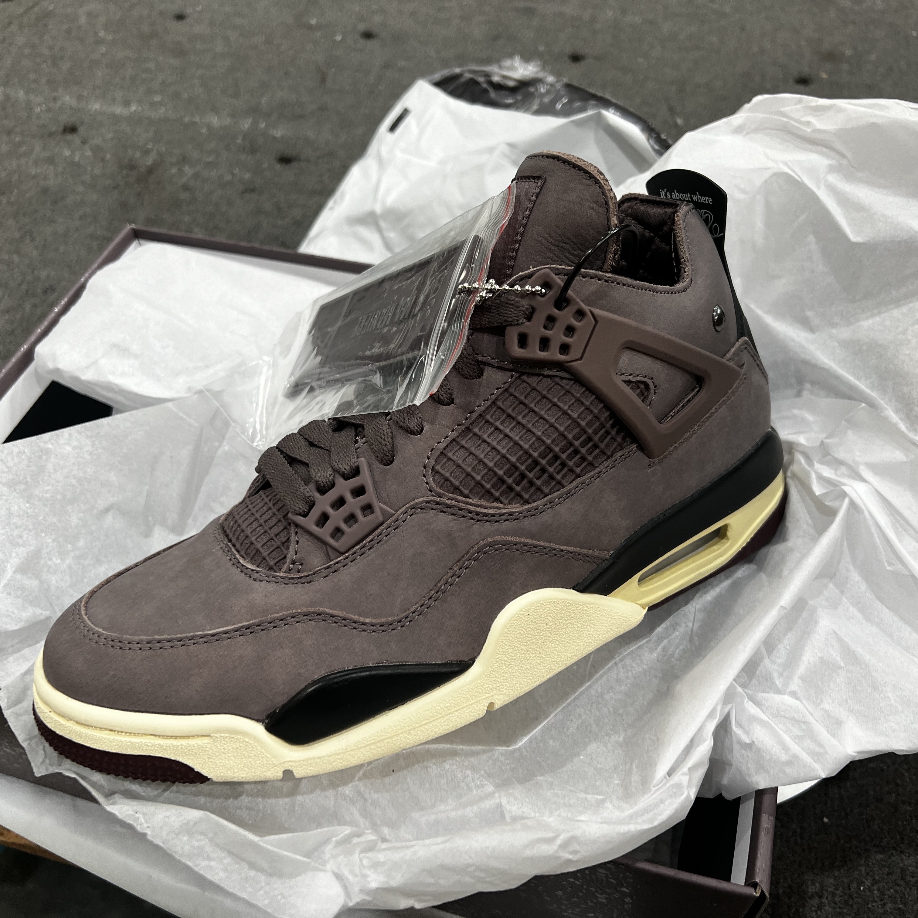 Jordan 4 x A Ma Maniere Retro Violet Ore 착용 스타일