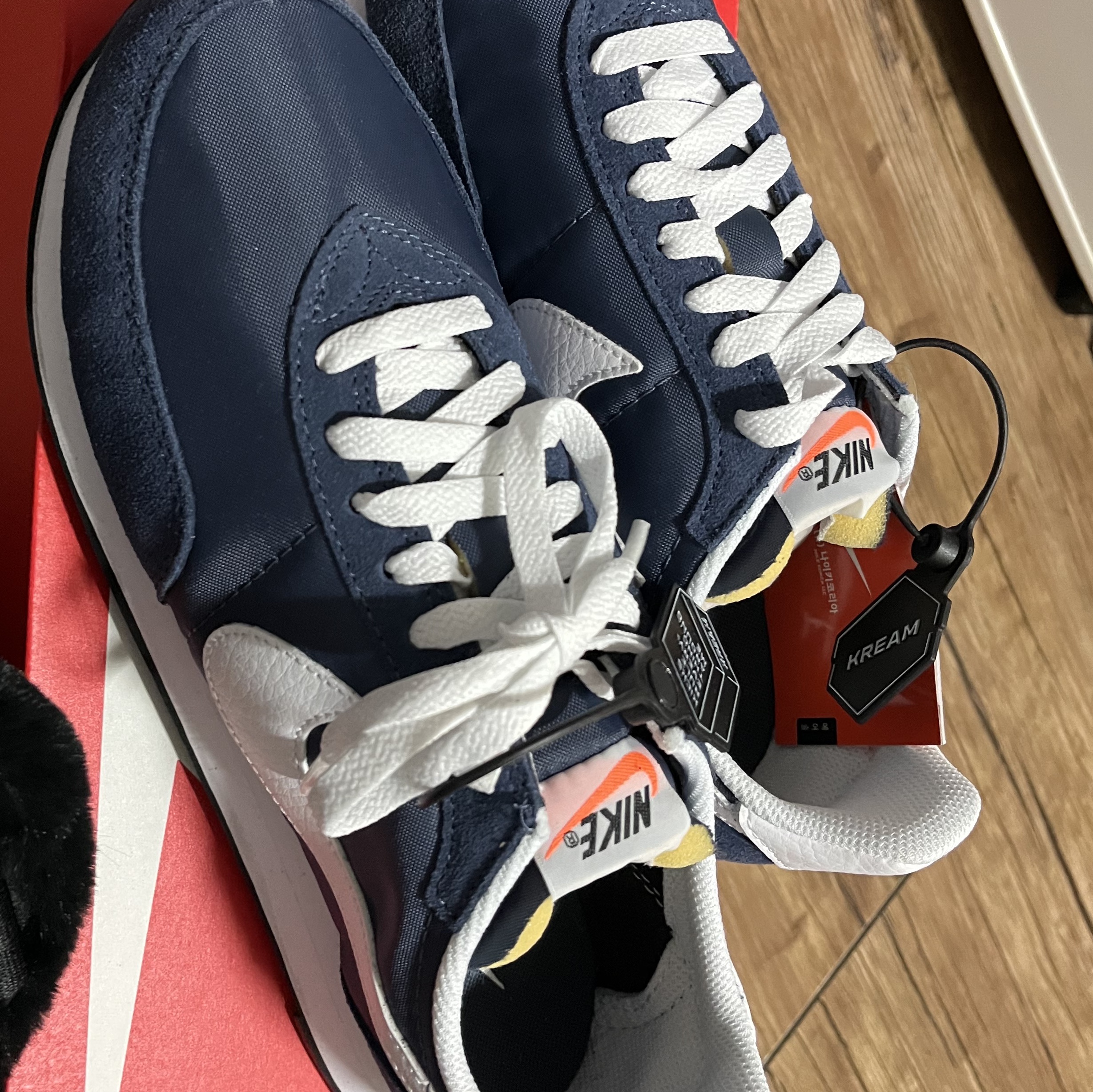 Nike Waffle Trainer 2 Thunder Blue 착용 스타일