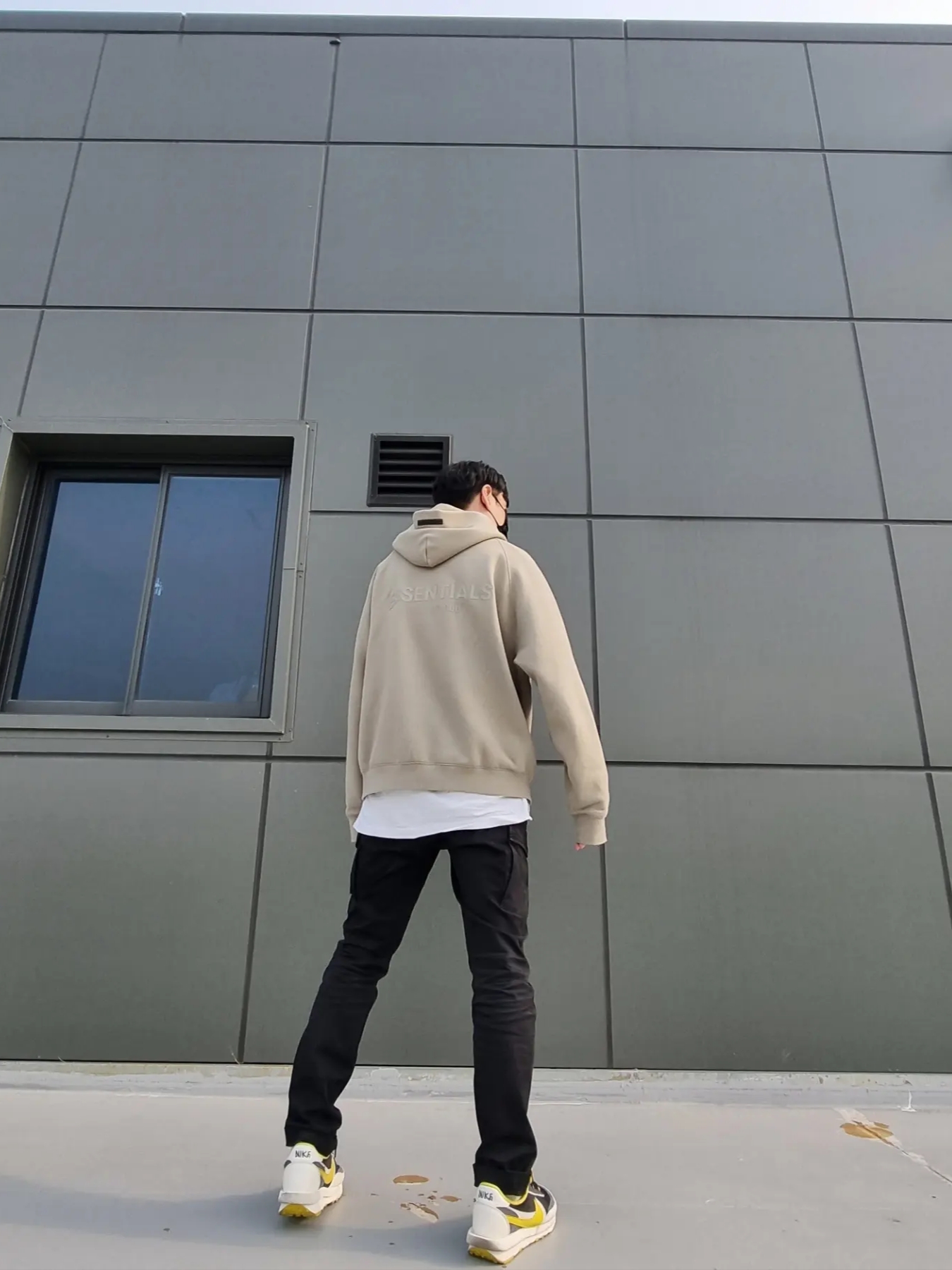 Essentials Pull-Over Hoodie Pistachio - 21FW, Nike x Sacai x Undercover LDWaffle Black Bright Citron 착용 스타일 - 2