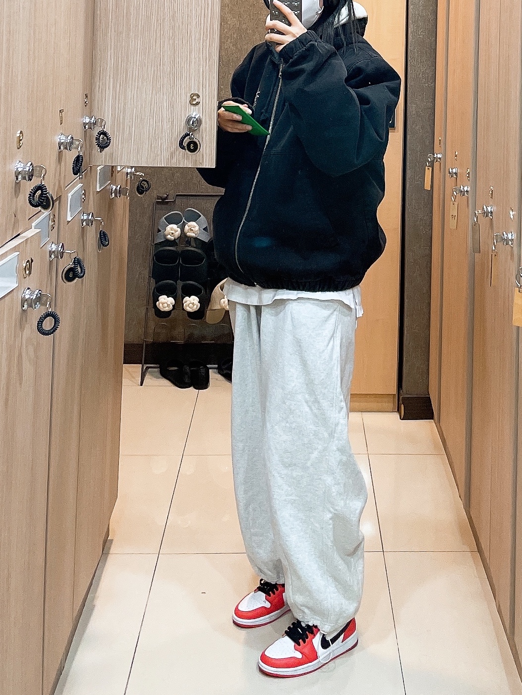 Stussy Canvas Insulated Work Jacket Black, Jordan 1 Low OG Starfish 착용 스타일