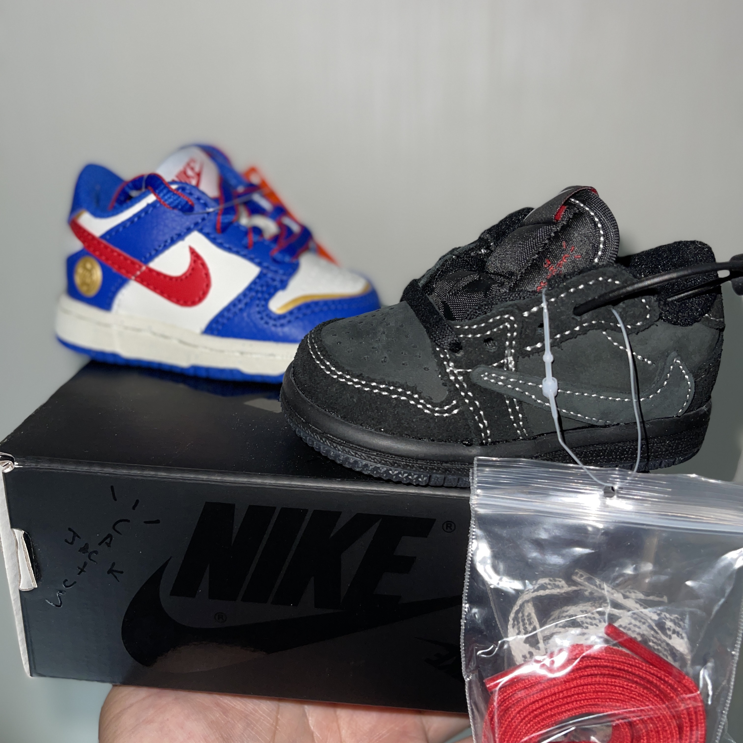 (TD) Jordan 1 x Travis Scott Retro Low OG SP Black Phantom 착용 스타일