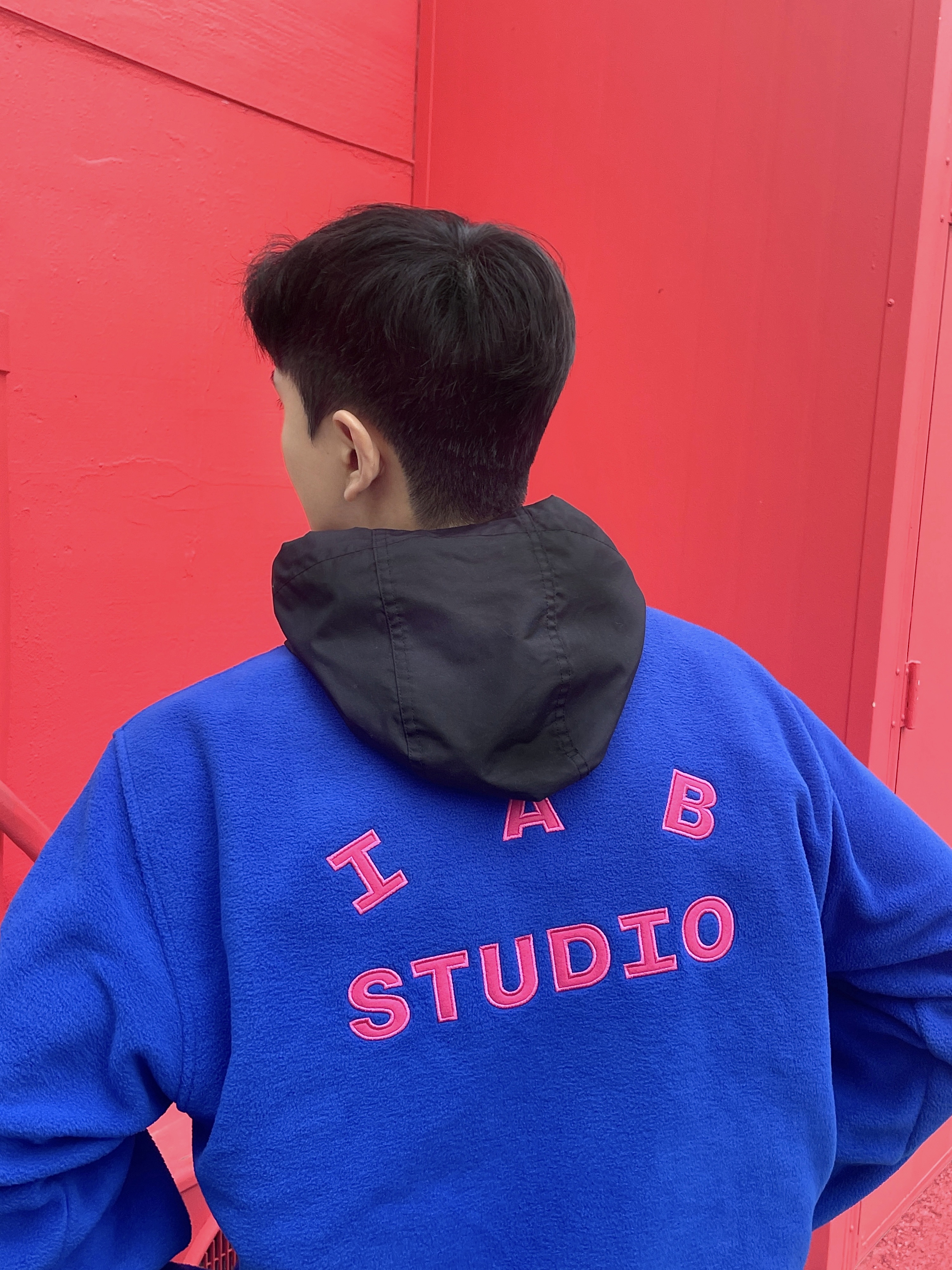 IAB Studio x Thor Fleece Blue Pink 착용 스타일 - 2