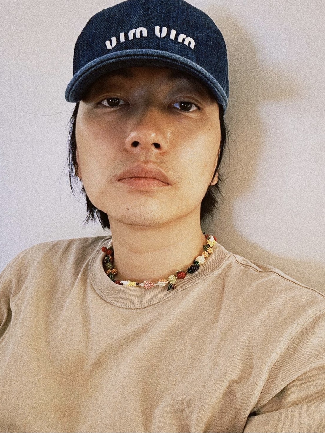 (W) Miu Miu Denim Baseball Cap with Embroidered Logo Blue White 착용 스타일