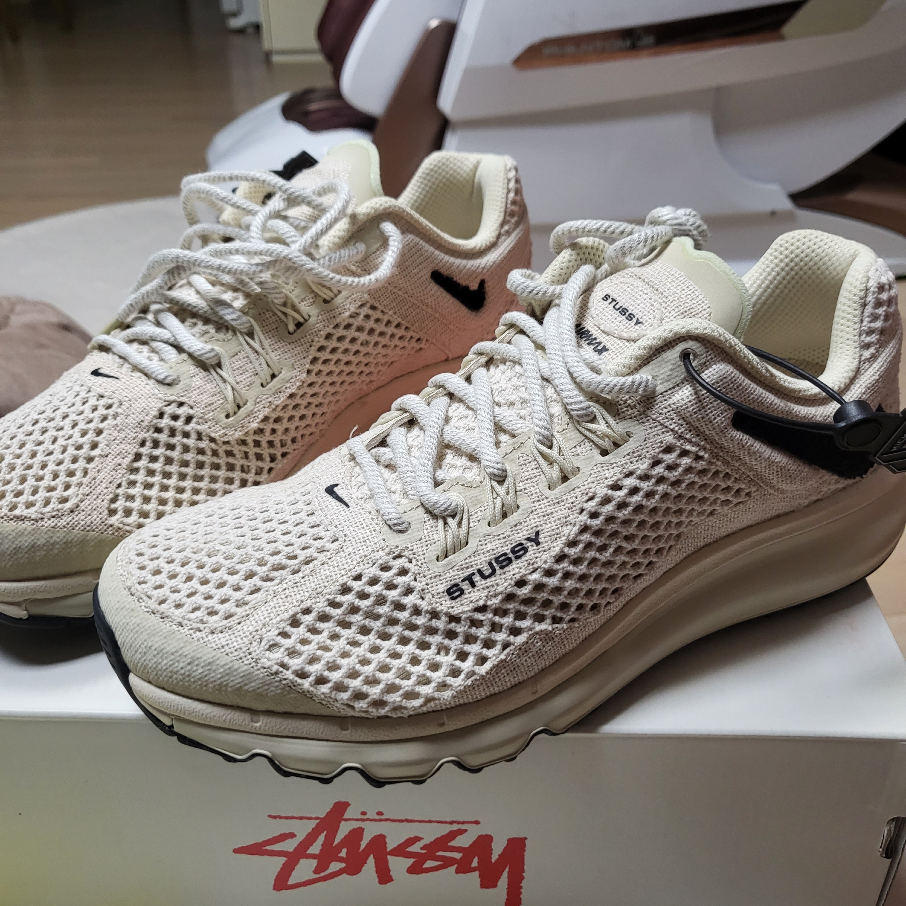 Nike x Stussy Air Max 2013 Fossil 착용 스타일