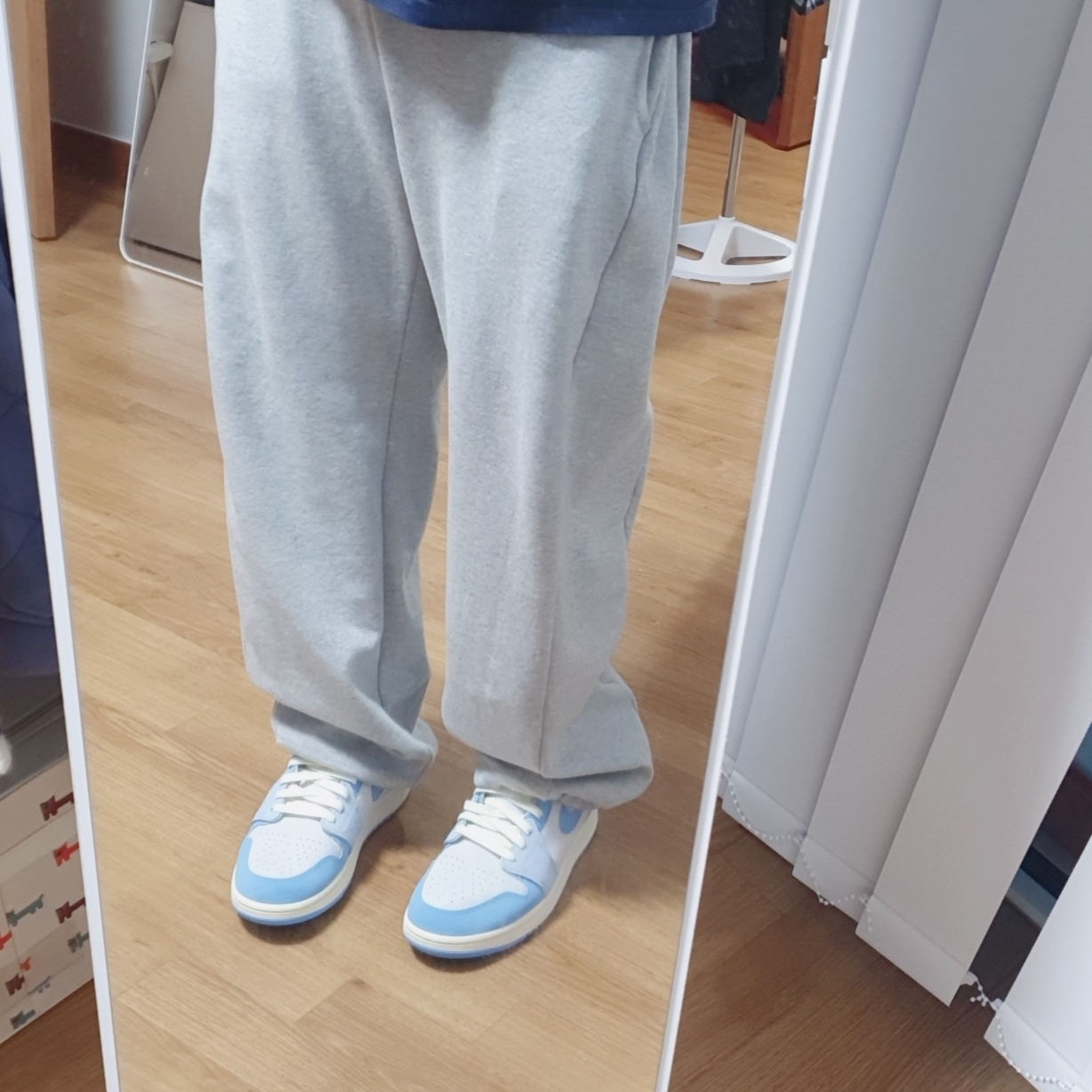 (W) Jordan 1 Zoom Air CMFT 2 Phantom University Blue 착용 스타일 - 1