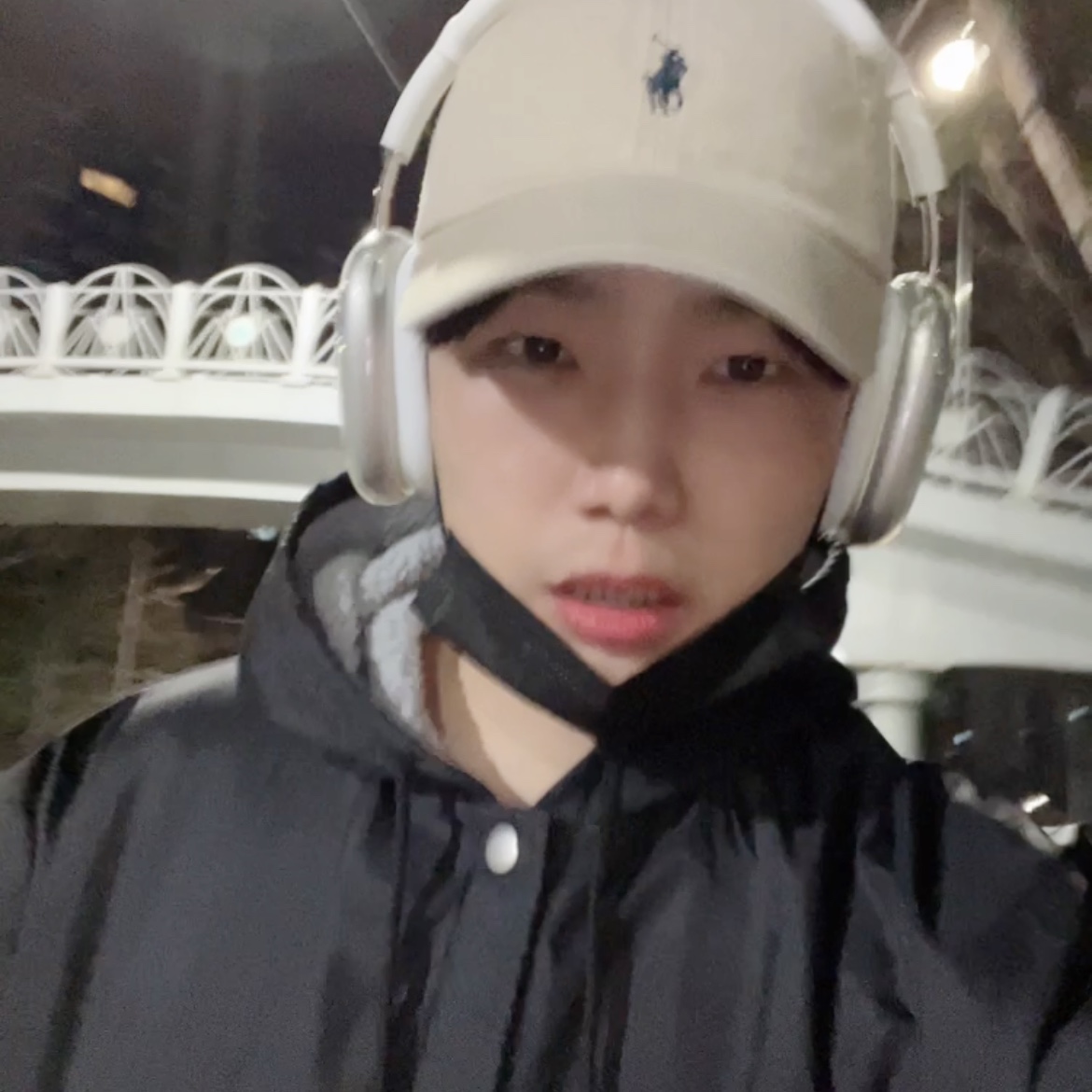 Apple AirPods Max Lightning Silver (Korean Ver.) 착용 스타일
