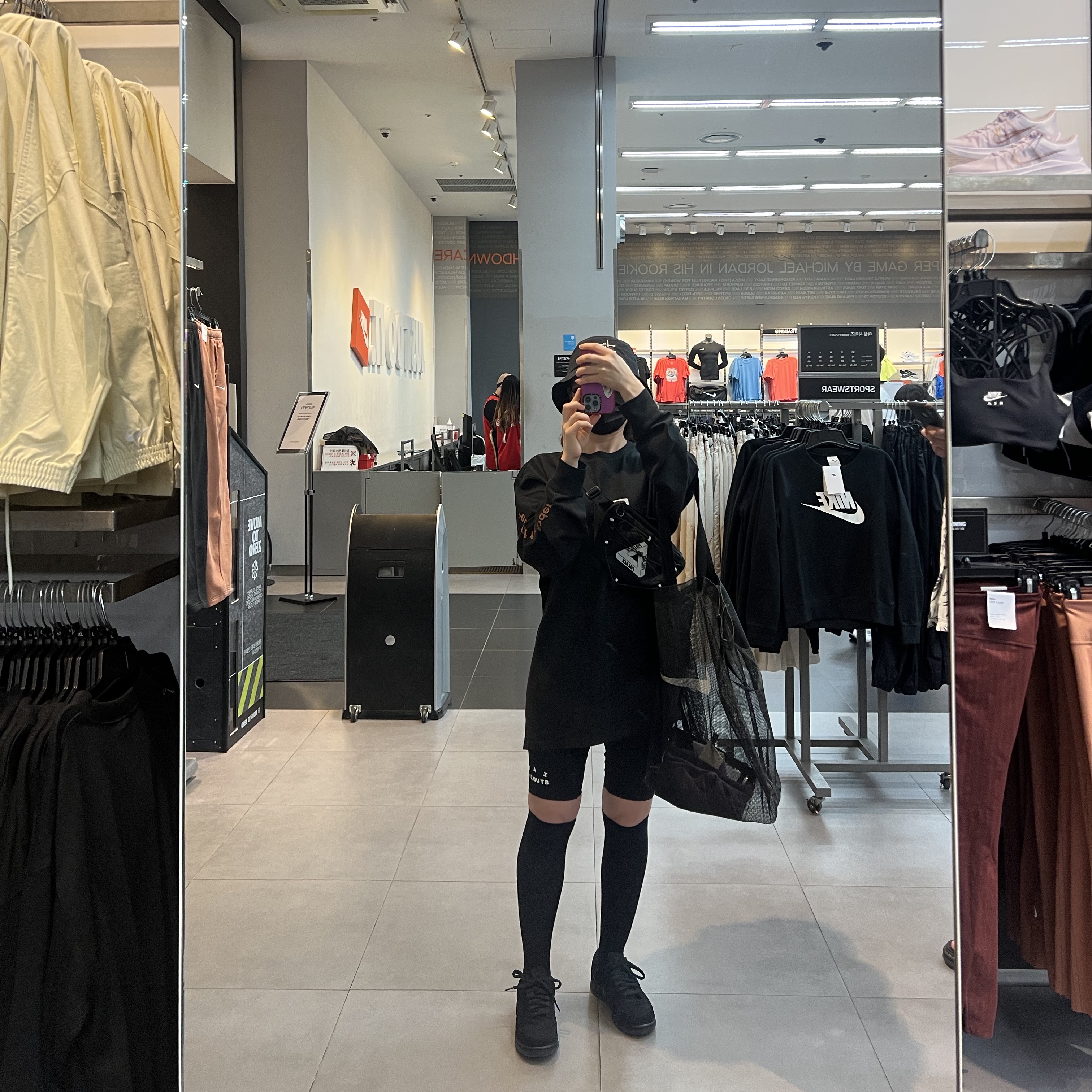 (W) IAB Studio Leggings Shorts Black, Palace Cordura Double Diamond 2Way Waist Pack Black - 21FW 착용 스타일 - 1