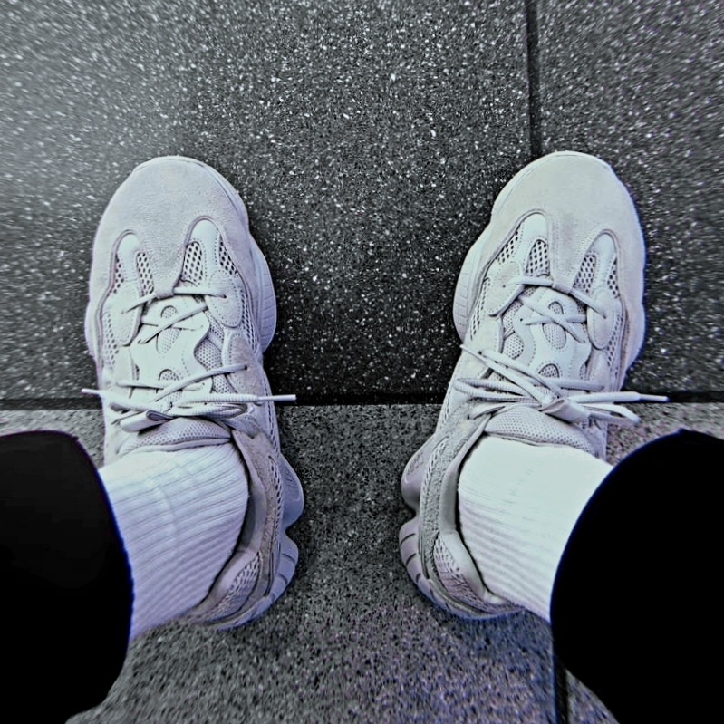 Adidas Yeezy 500 Salt 착용 스타일