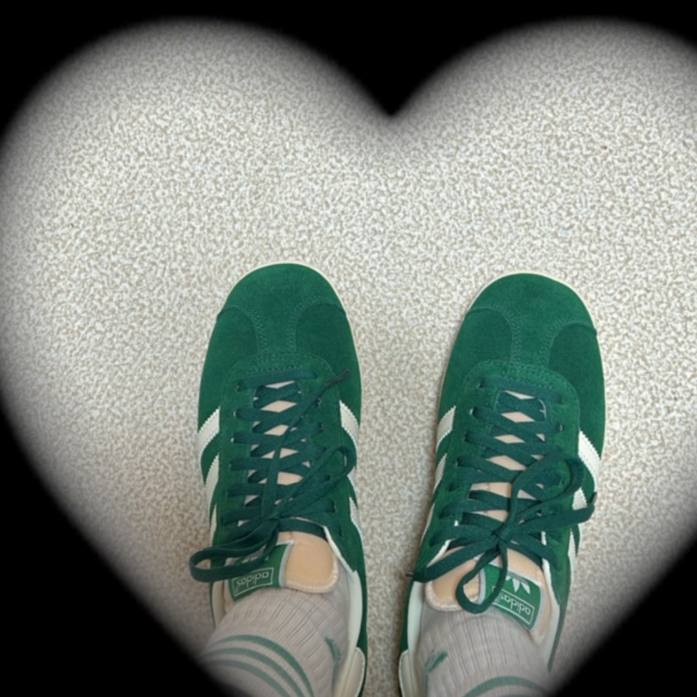 Adidas Gazelle Dark Green Cream White 착용 스타일