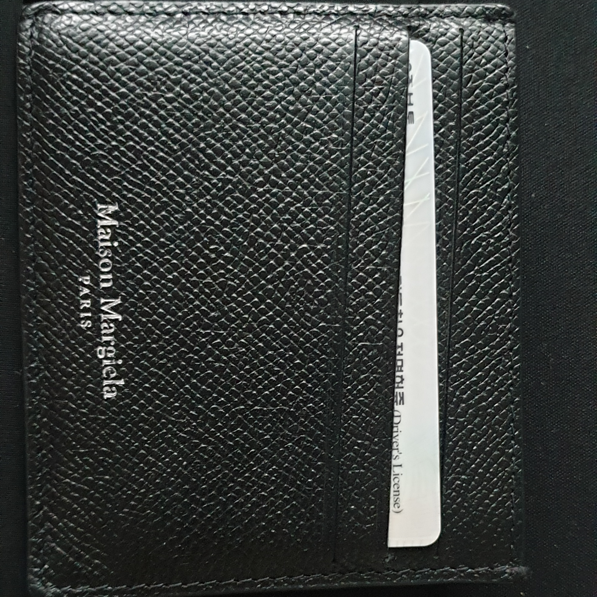 Maison Margiela Grainy Leather Card Holder Black 착용 스타일