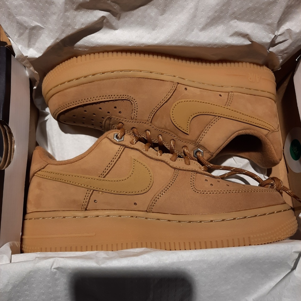 Nike Air Force 1 '07 WB Flax 착용 스타일